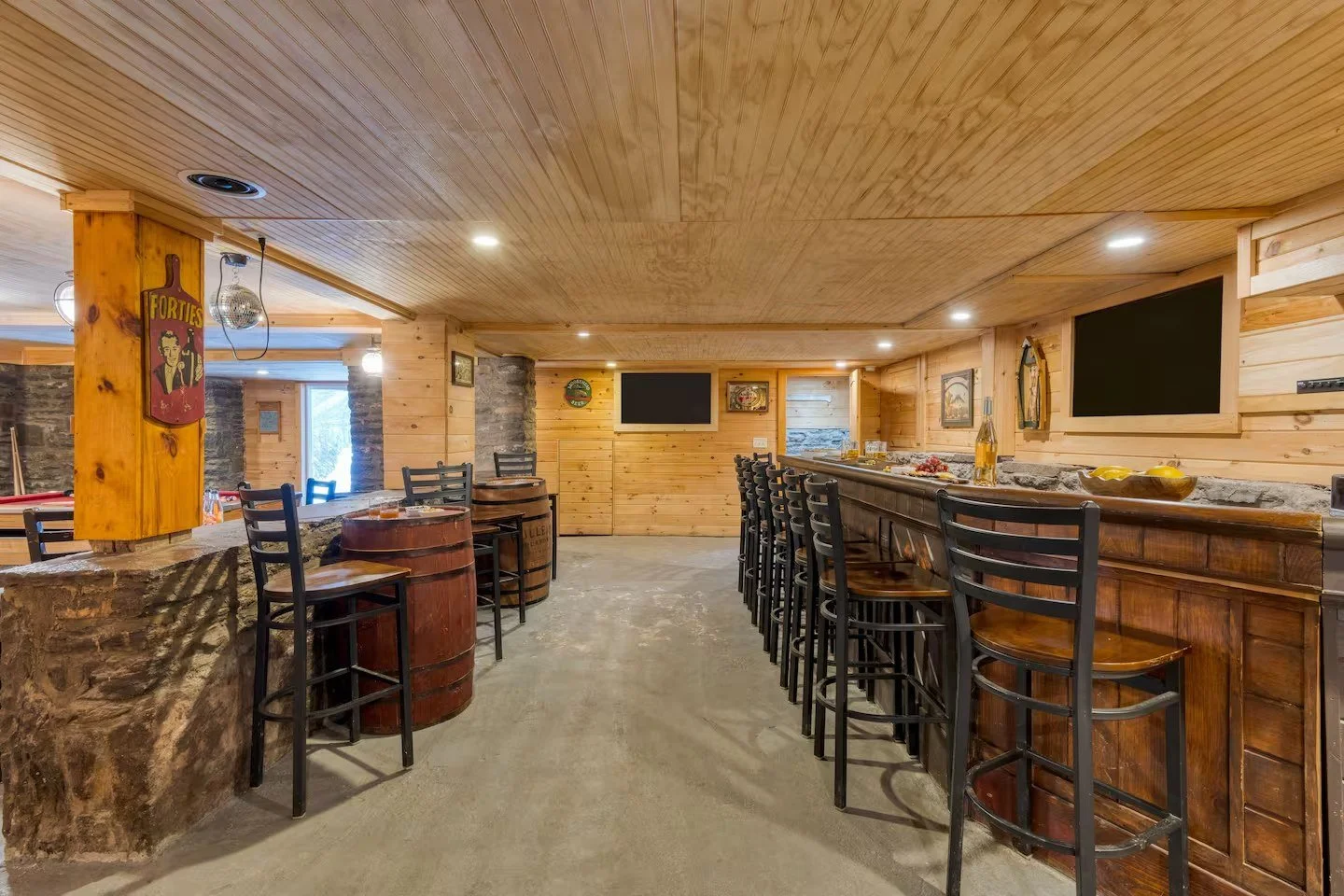 Lodge 13.jpg