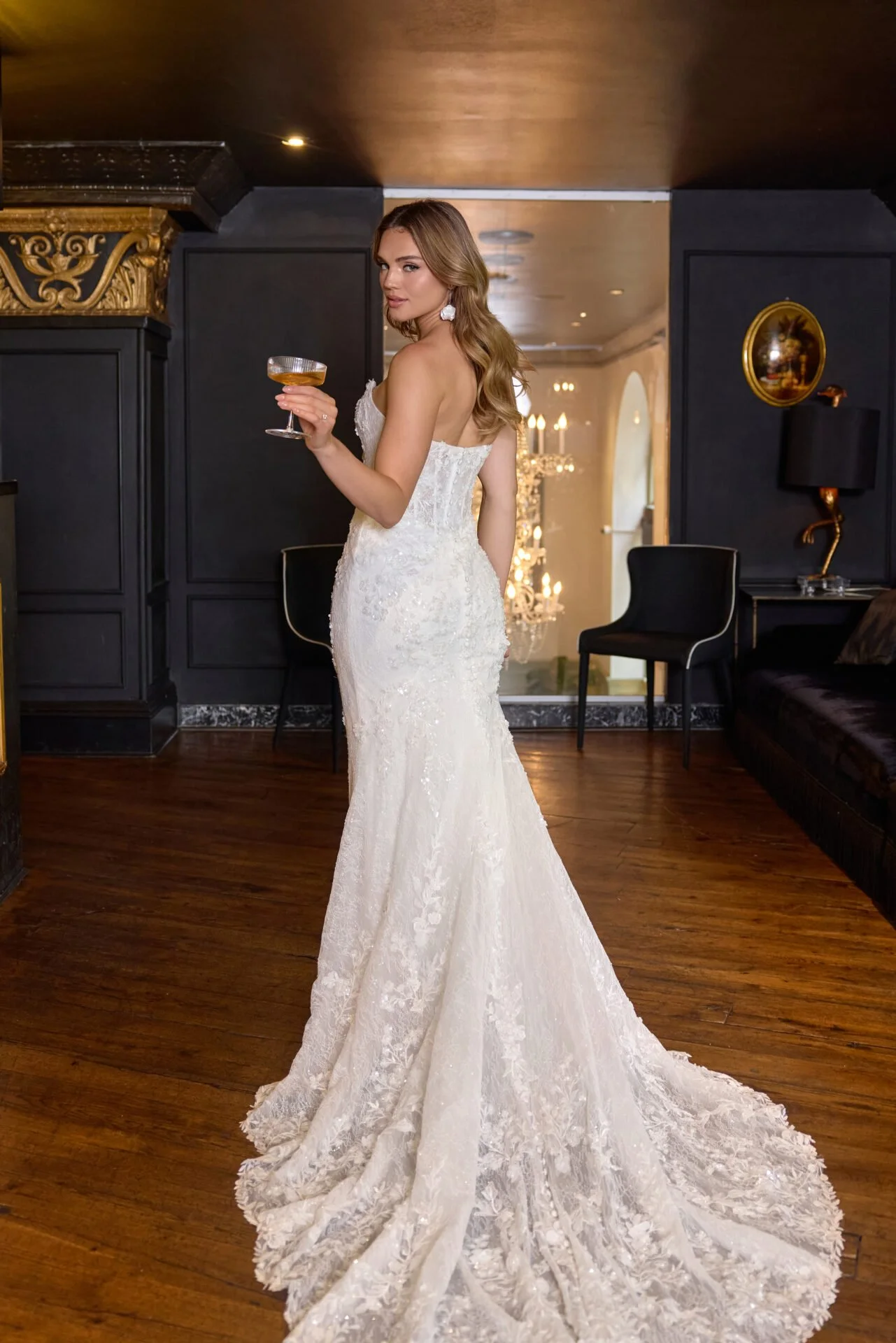 D4368-S25-AD-ESS-03-1281x1920.jpg