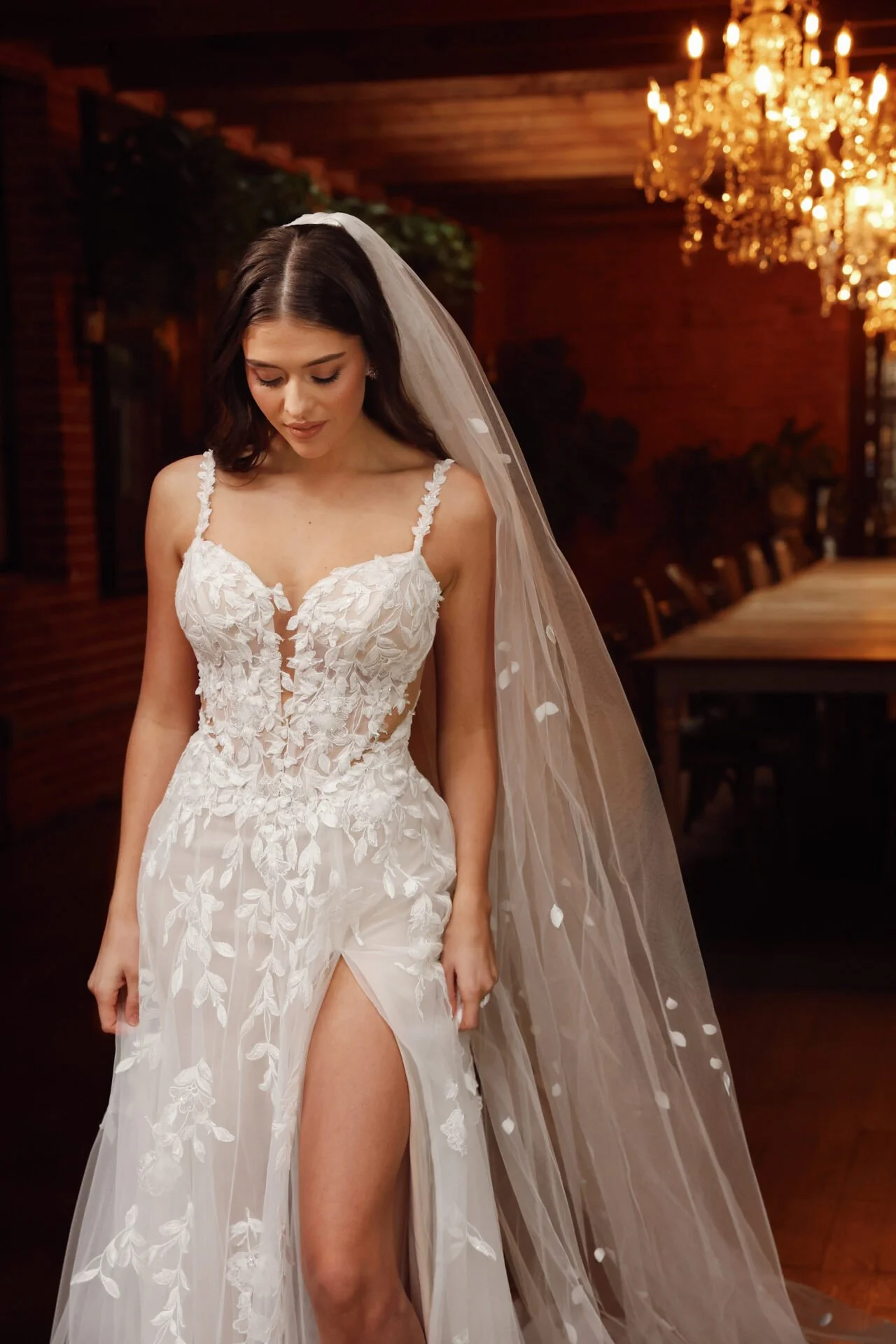 ROMANTIC LACE AND TULLE A-LINE WEDDING DRESS