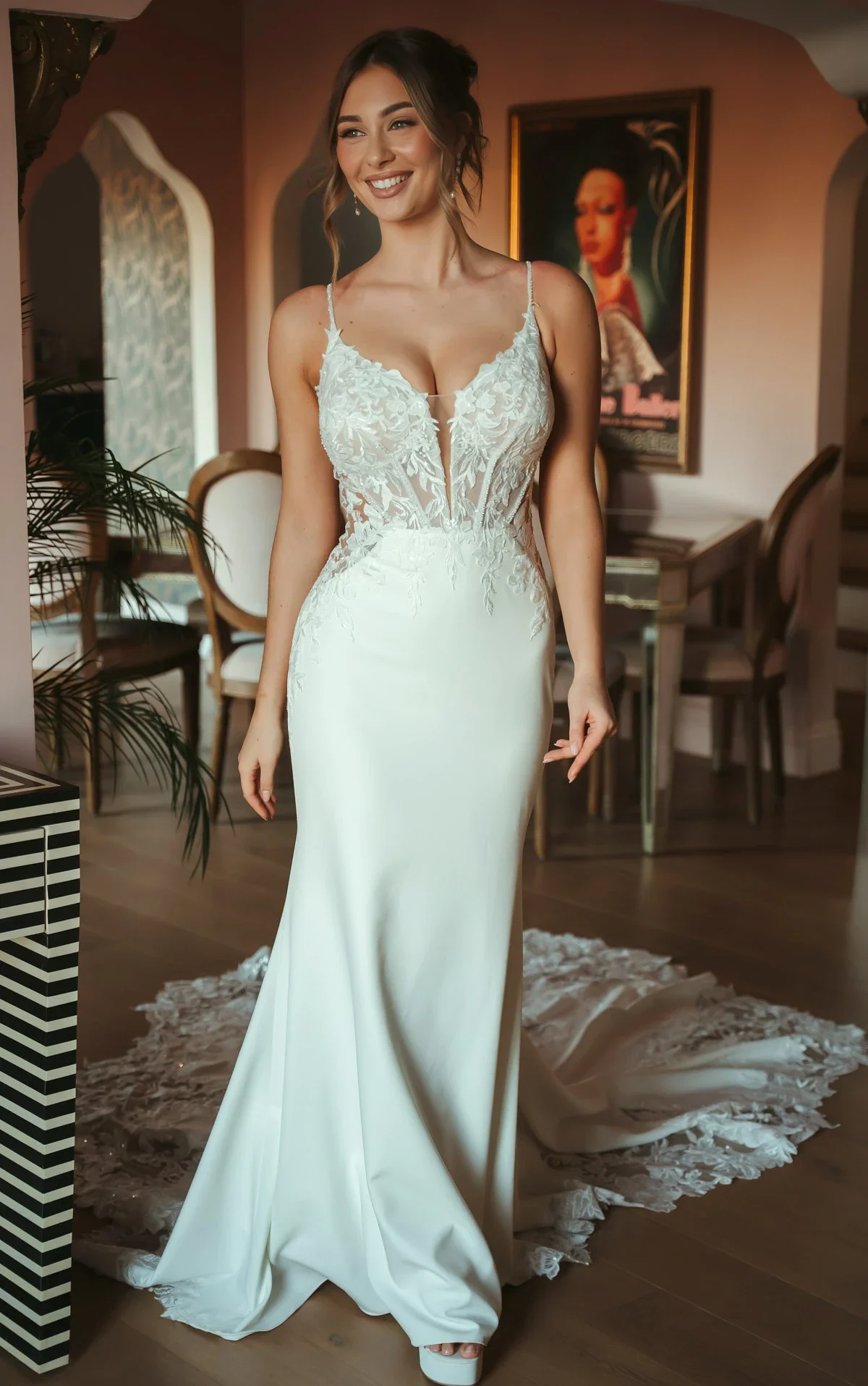 FITTED WEDDING GOWN WITH STATEMENT TRAIN