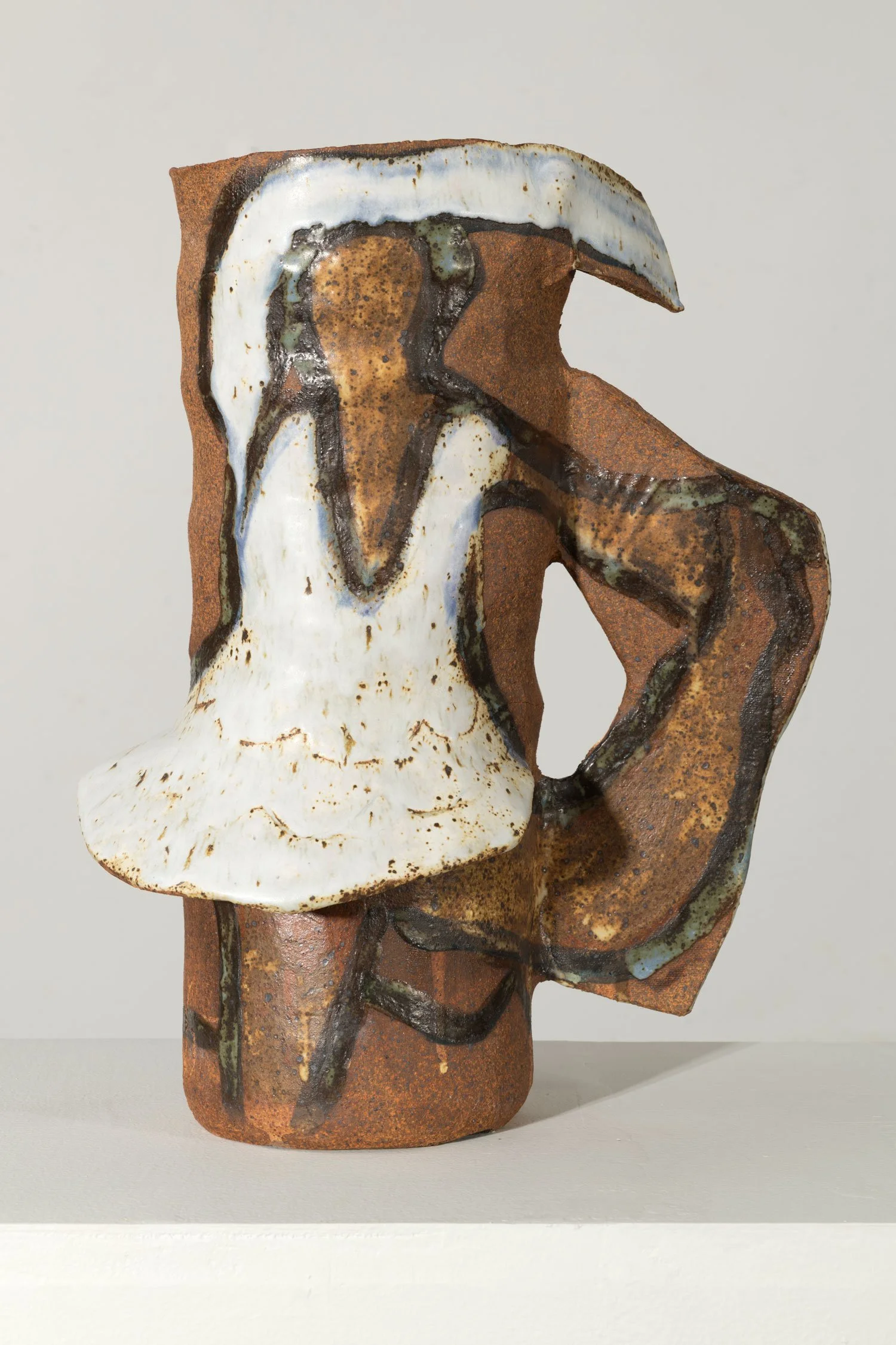 She Carries Her Own Becoming
Stoneware, underglazes, glazes
14.5 x 11.5 x 5 in