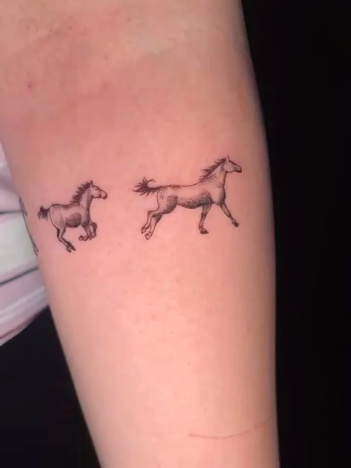 Wild horses for her first tattoo
Thank you for the trust! 

Always booking appts- DM, email, or walk in to get something scheduled 🖤

#kansascitytattoo #kctattooartist #finelinetattoos #doubleeagletattoo #rileymcdonaldtattoo
