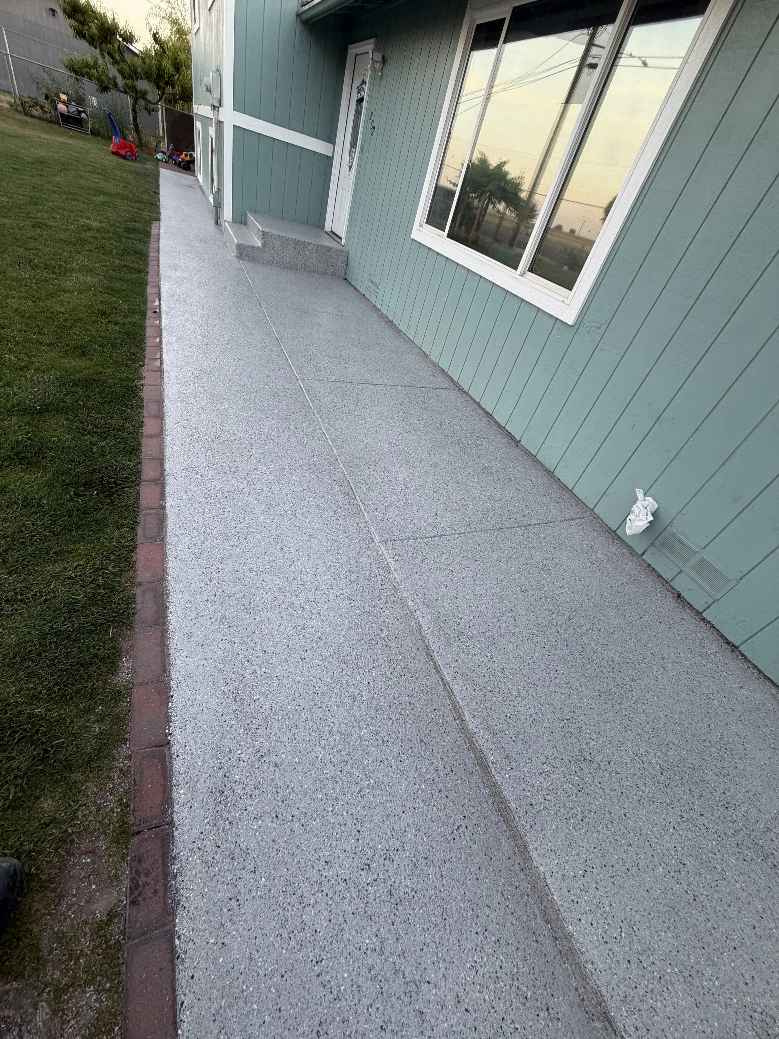 Premier Coatings LLC installs garage floor coatings, metallic epoxy floors, concrete overlays to residential, industrial, commercial flooring systems throughout Pasco, Kennewick, Richland, Mattawa, Benton City, Walla Walla, Hermiston and surrounding 