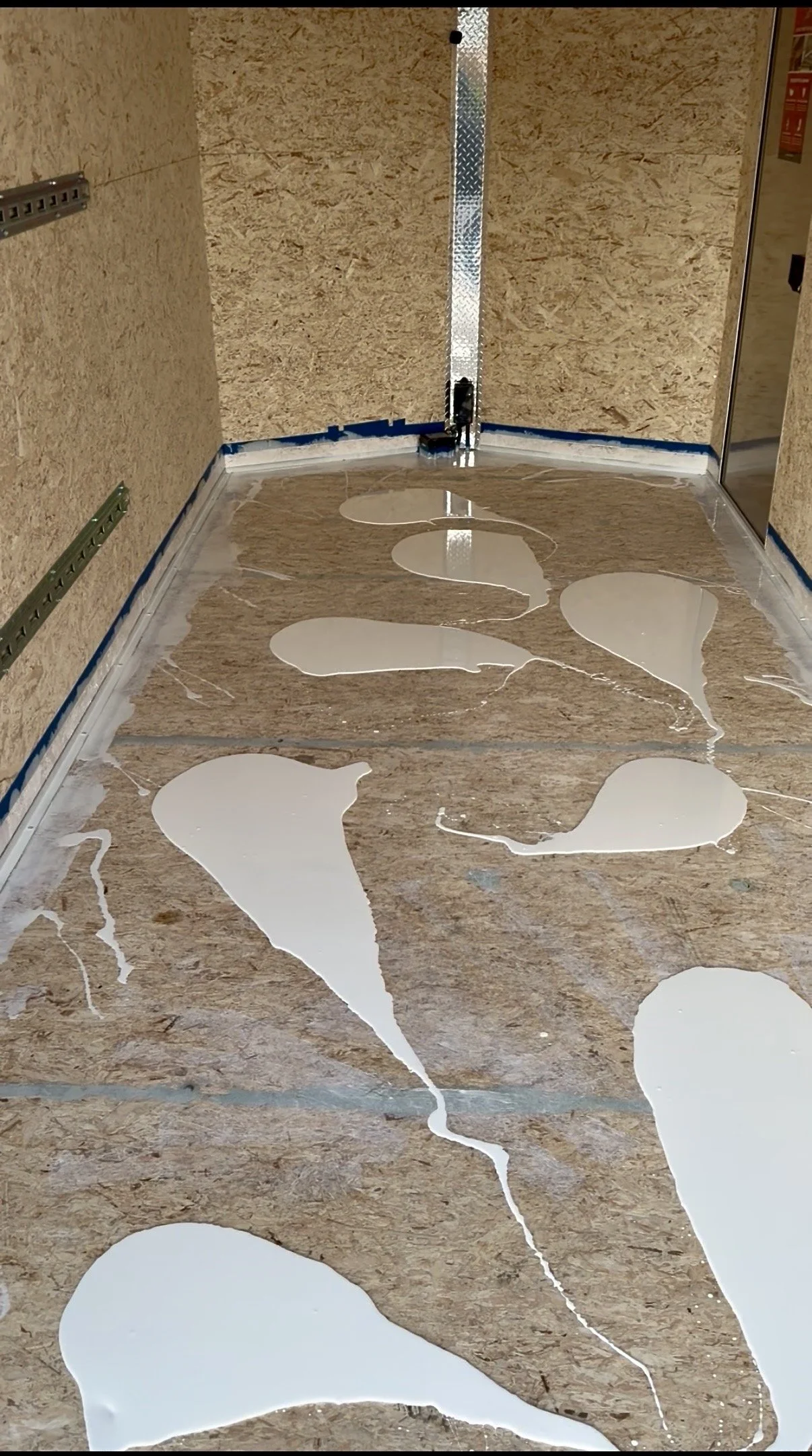 Trailer Epoxy coatings - Pasco - Richland - Kennewick - flake epoxy .jpg