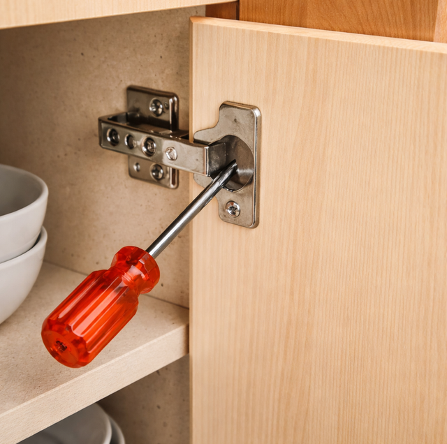 Why Cabinet Doors Sag and Won’t Close: 6 Fixes