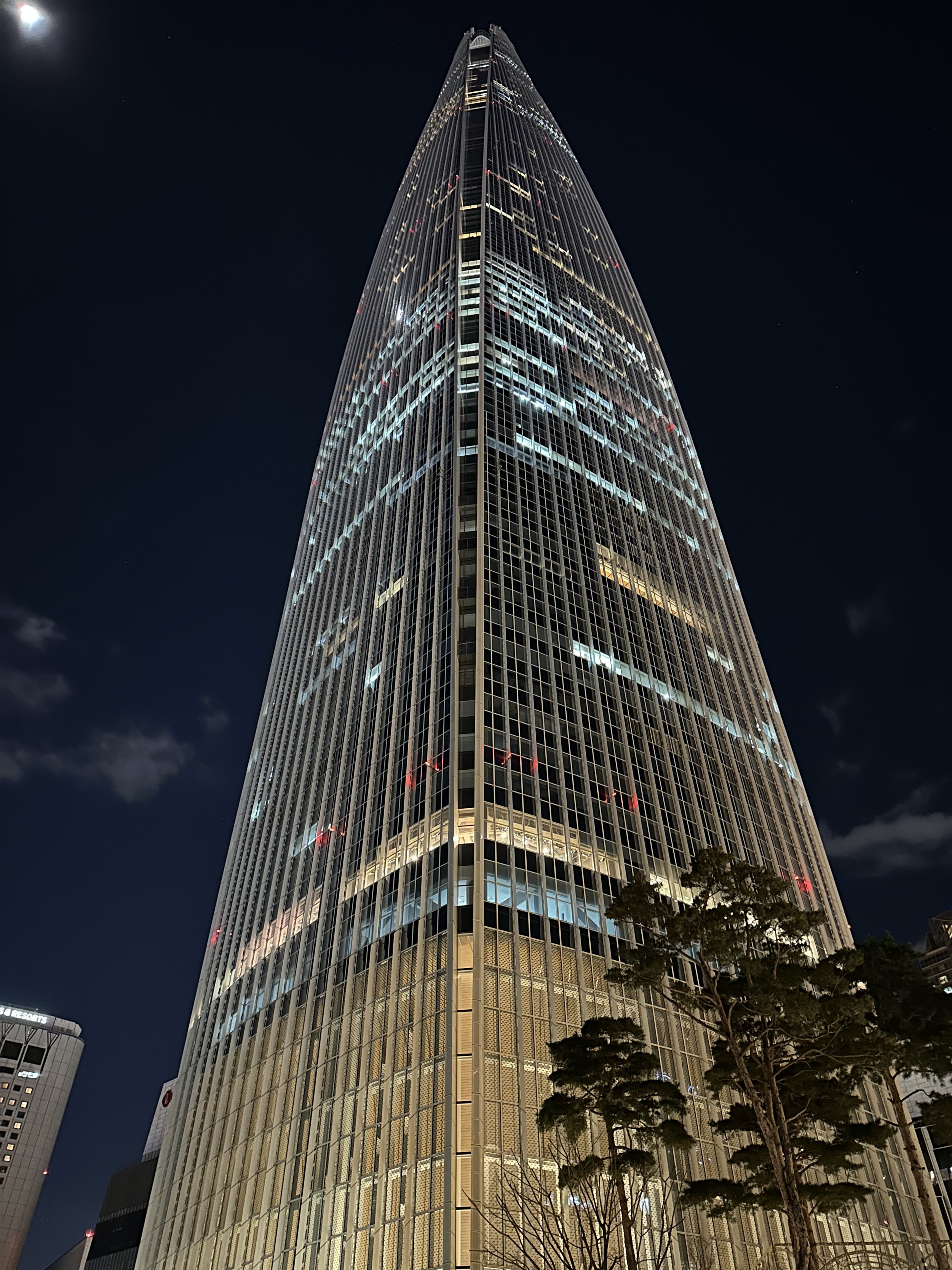 Hotel Exterior Lotte Tower 