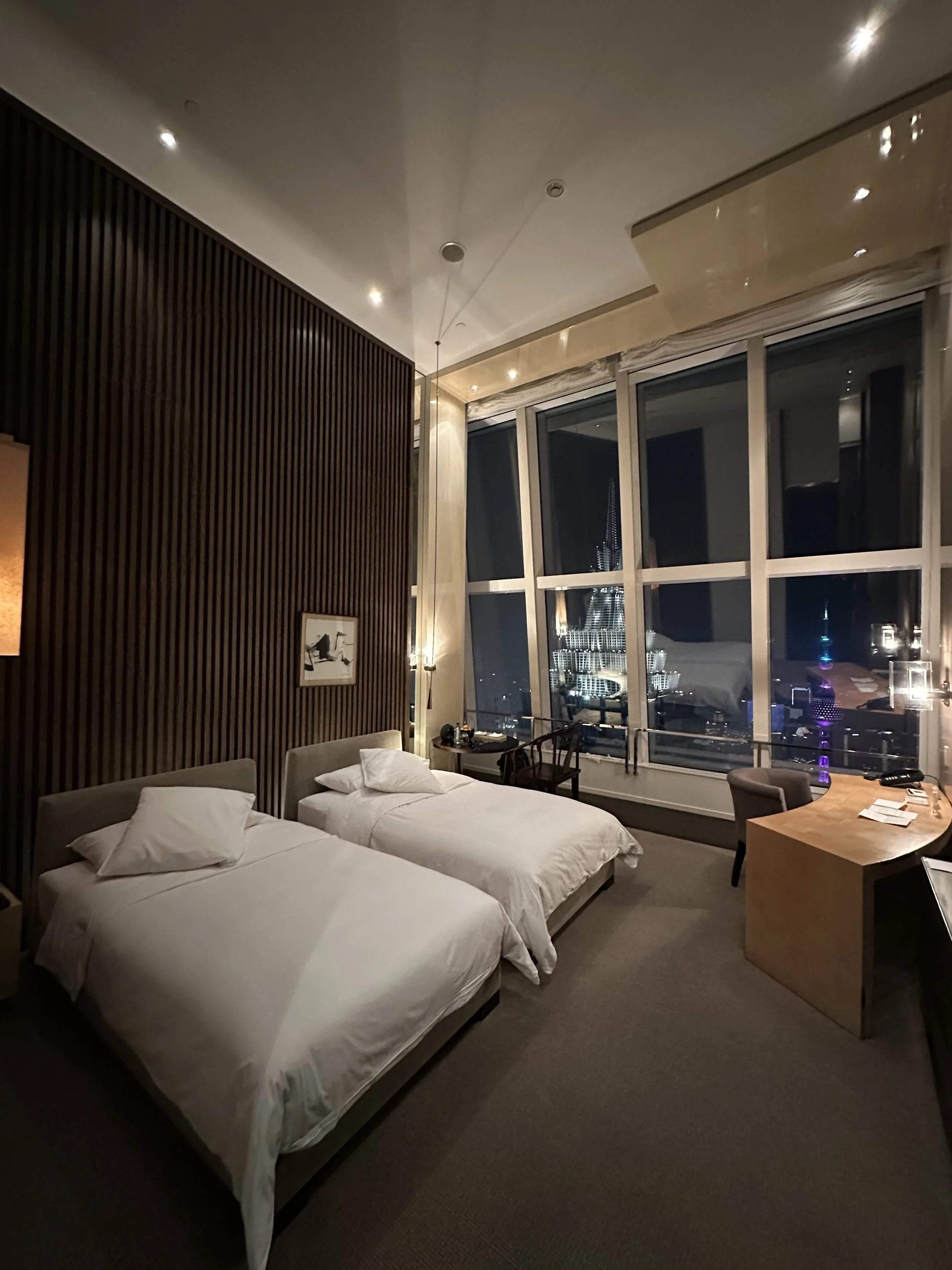 2 Twin Beds with Bund River View