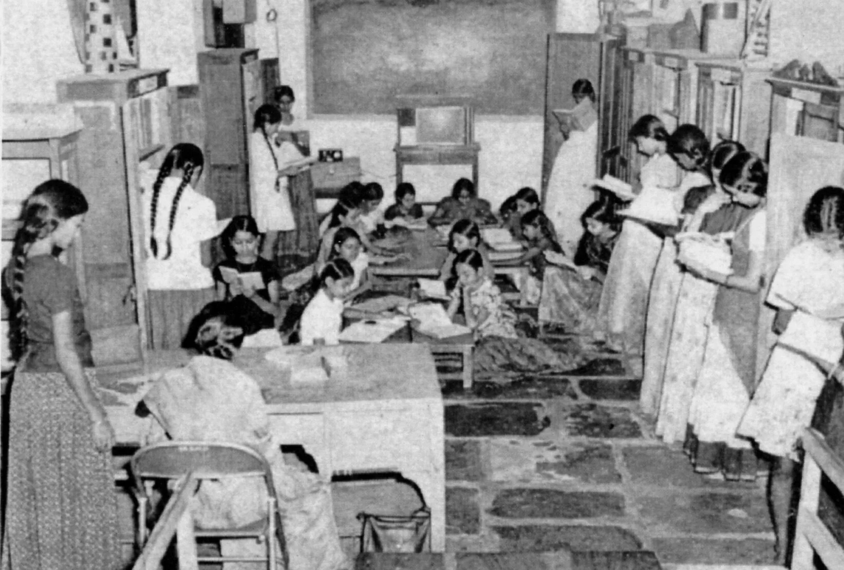 Students reading in the library of The Children’s Garden School, Chennai. Photograph c.1960s, reproduced in Celebrating 80 years of The Children’s Garden School, 1937–2017.