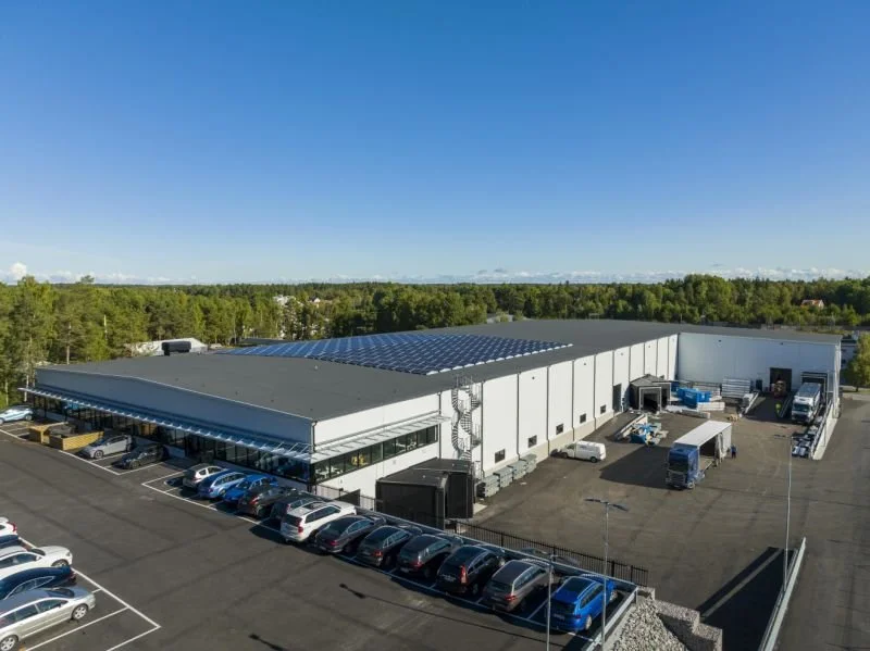 RYK Estate tecknar nytt hyresavtal med Enerpoly som etablerar batterifabrik i Rosersberg.