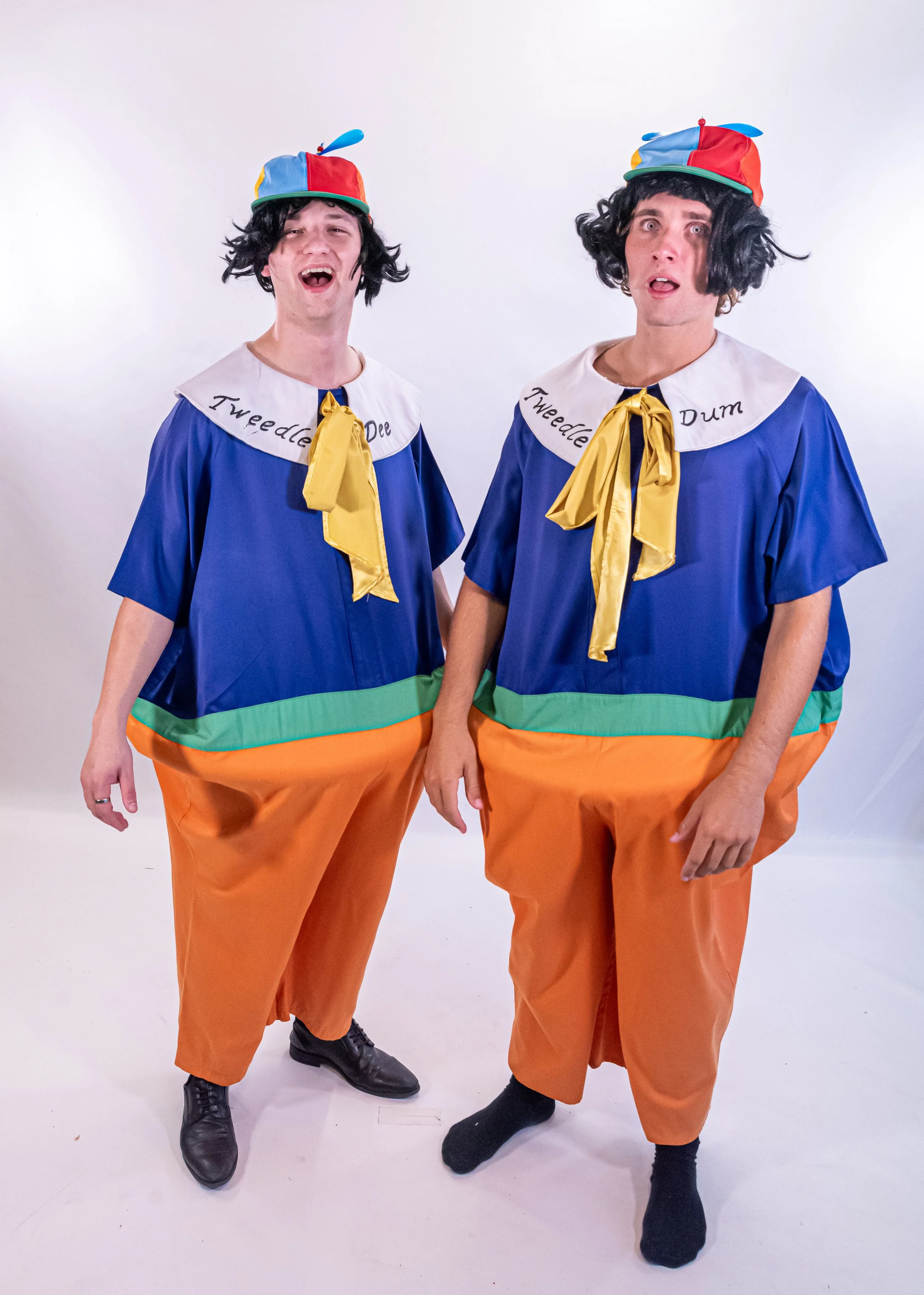 DUM & DEE 