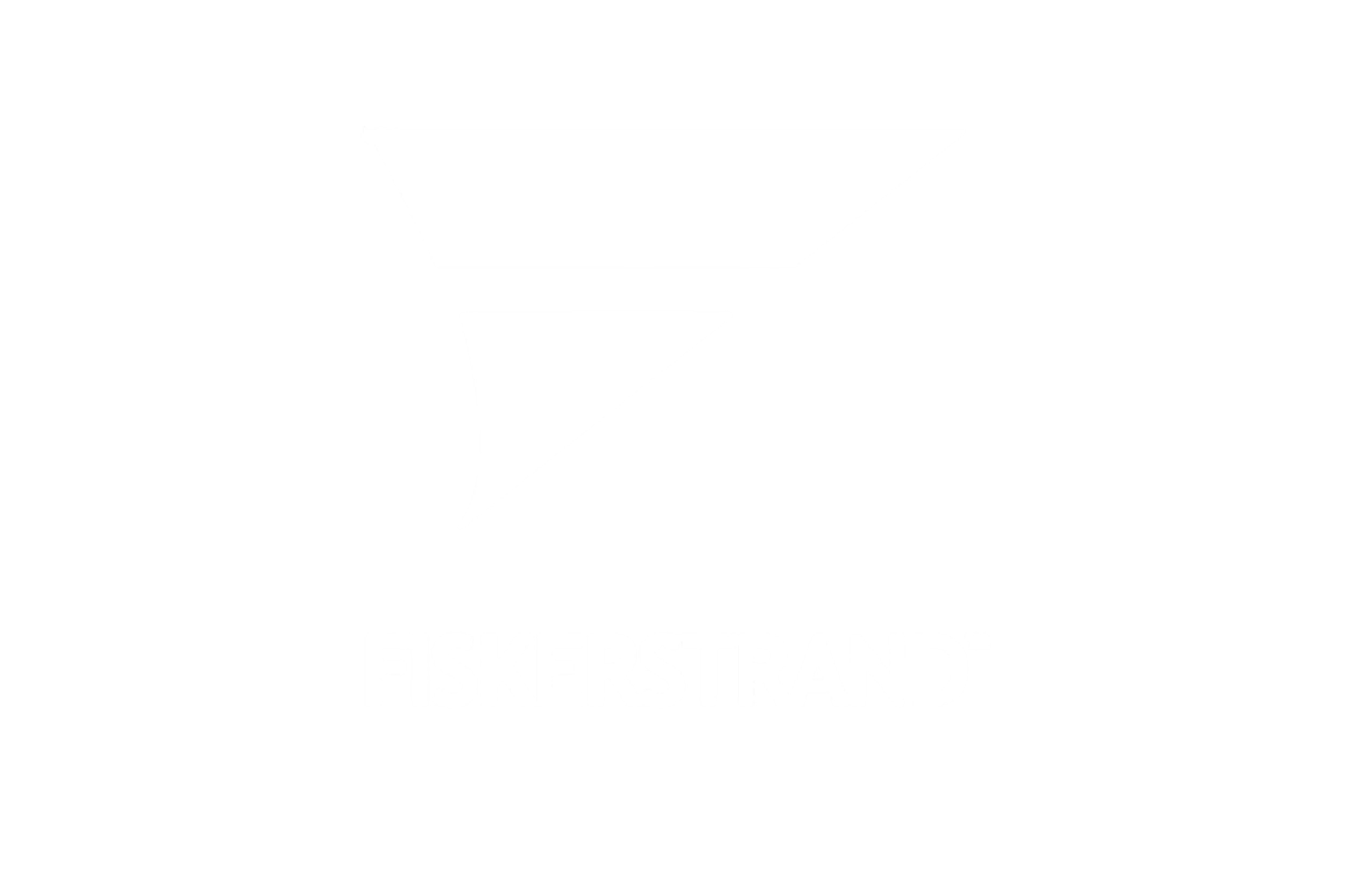 Logo for fiskerstrand verft. Bilde av teksten 'FISKERSTAND' med en grafisk segl F bakgrunn.