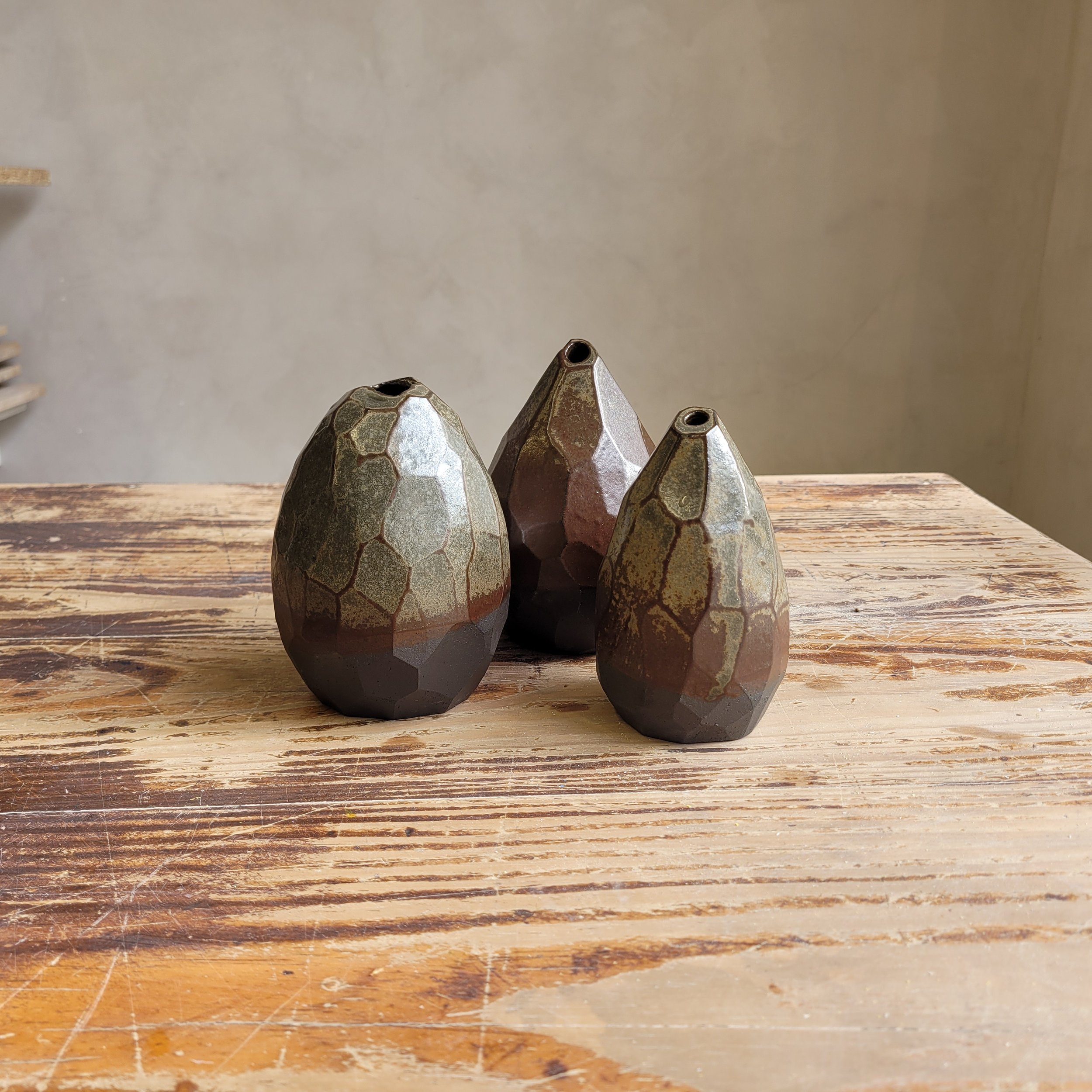 Vases-lames-gres-noir-1.jpg