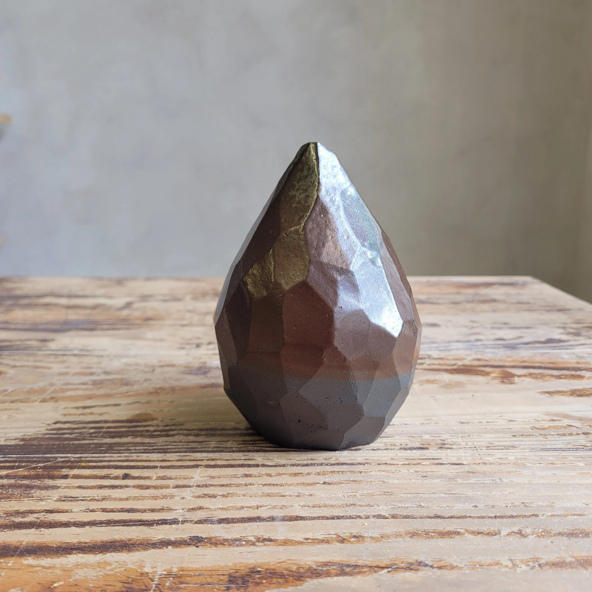 Vase-lame-gres-noir-8.jpg