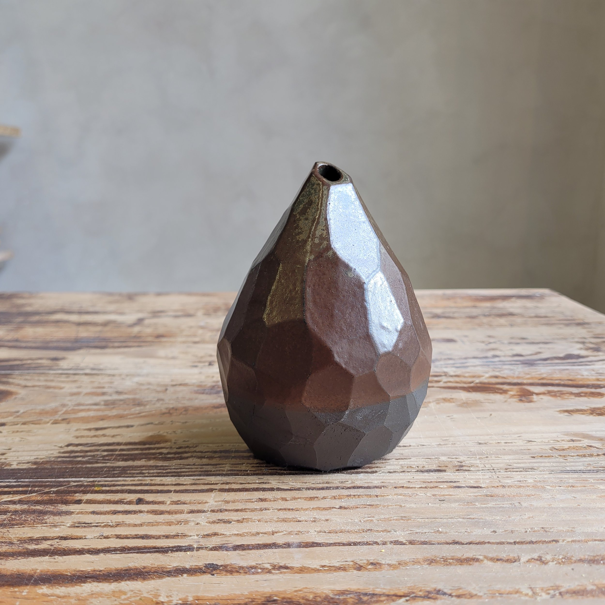 Vase-lame-gres-noir-7.jpg