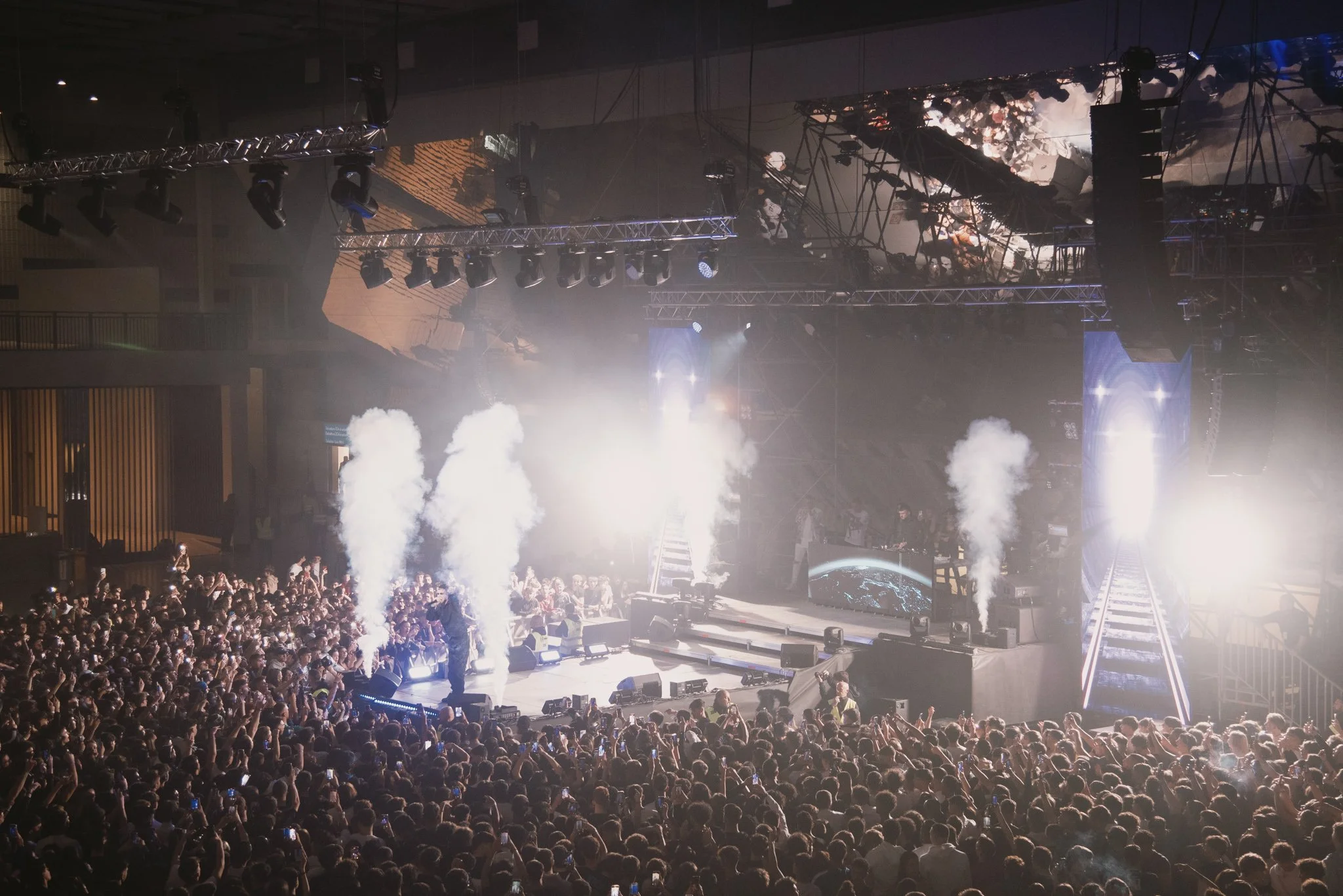 live-2.jpg