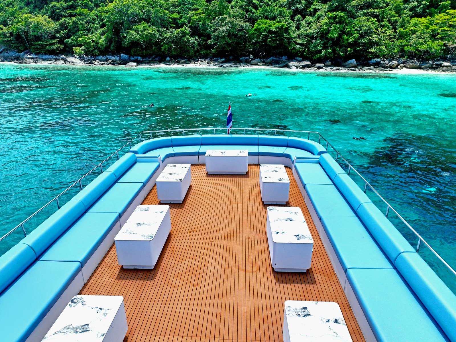 Racha Yai dive site