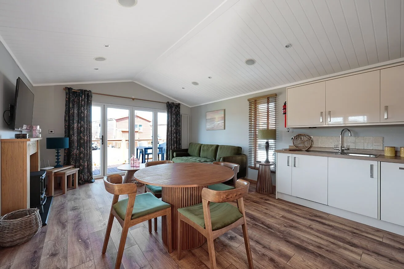 dining lounge kitchen.jpg