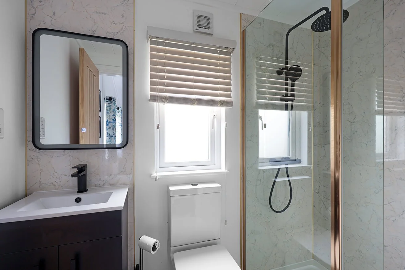 ensuite.jpg
