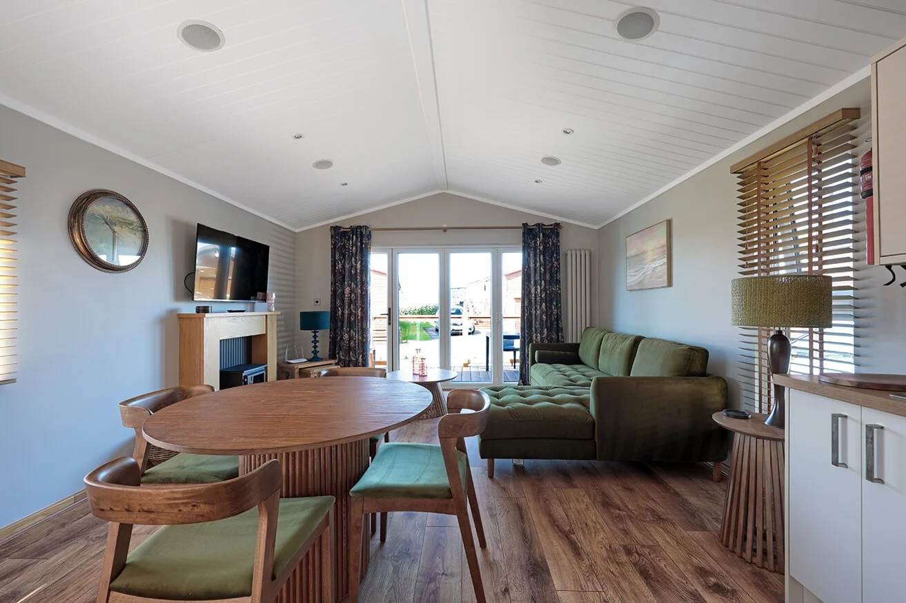 dining lounge.jpg