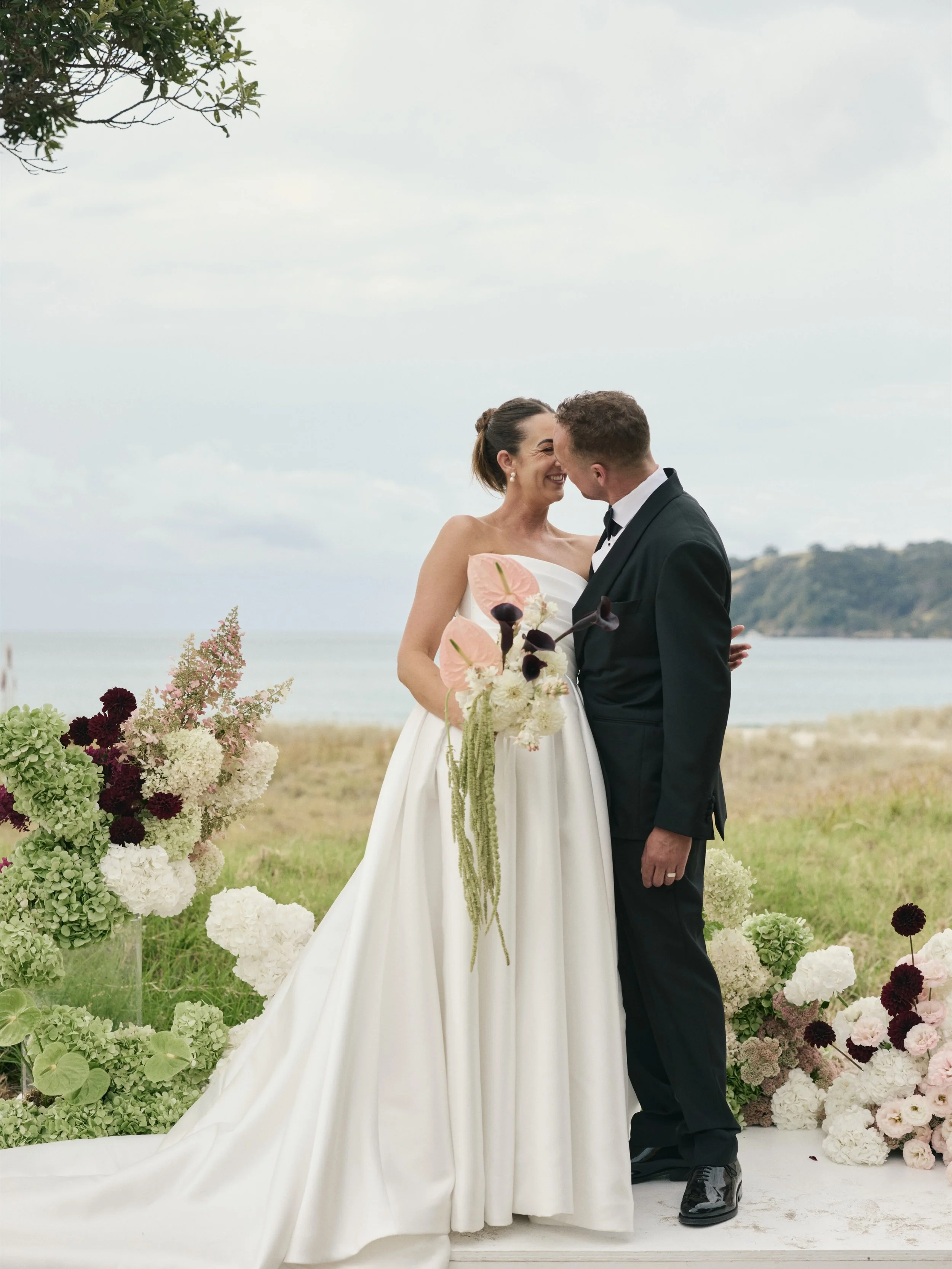 Charlotte &amp; Cooper 🤍 So many fun floral moments from this beautiful day. 

Photos @loversbyrubyjayne 
Coordination &amp; Styling @mywaiheke