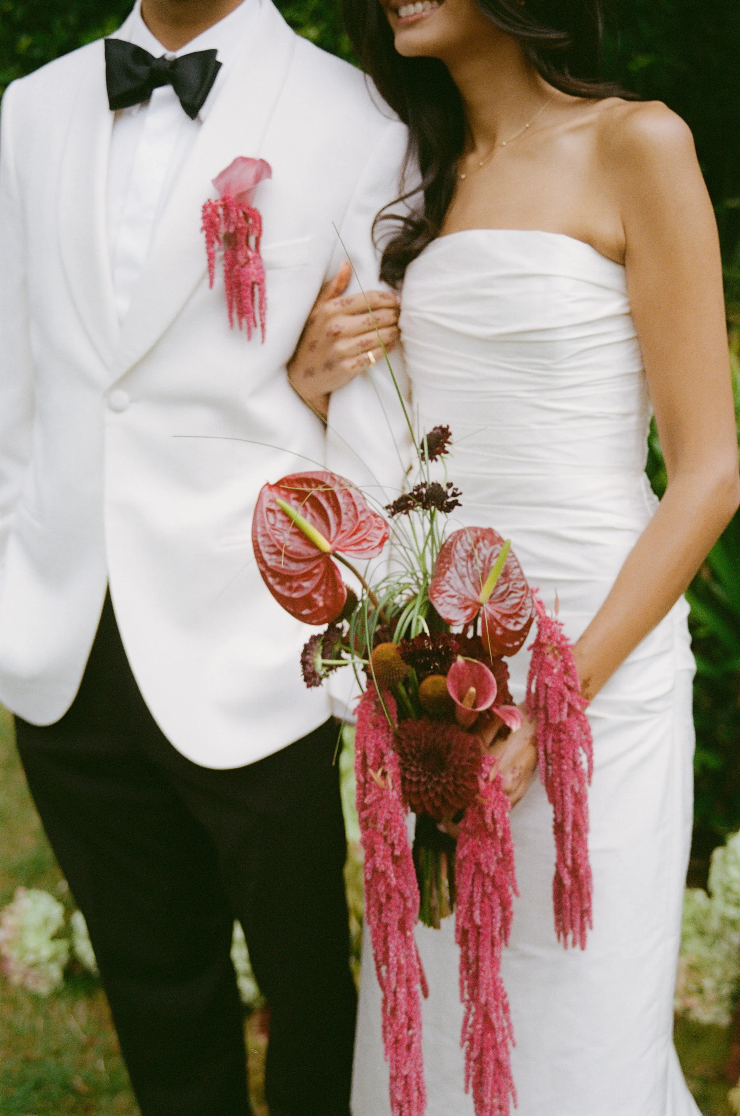 Bouquet in burgundy tones