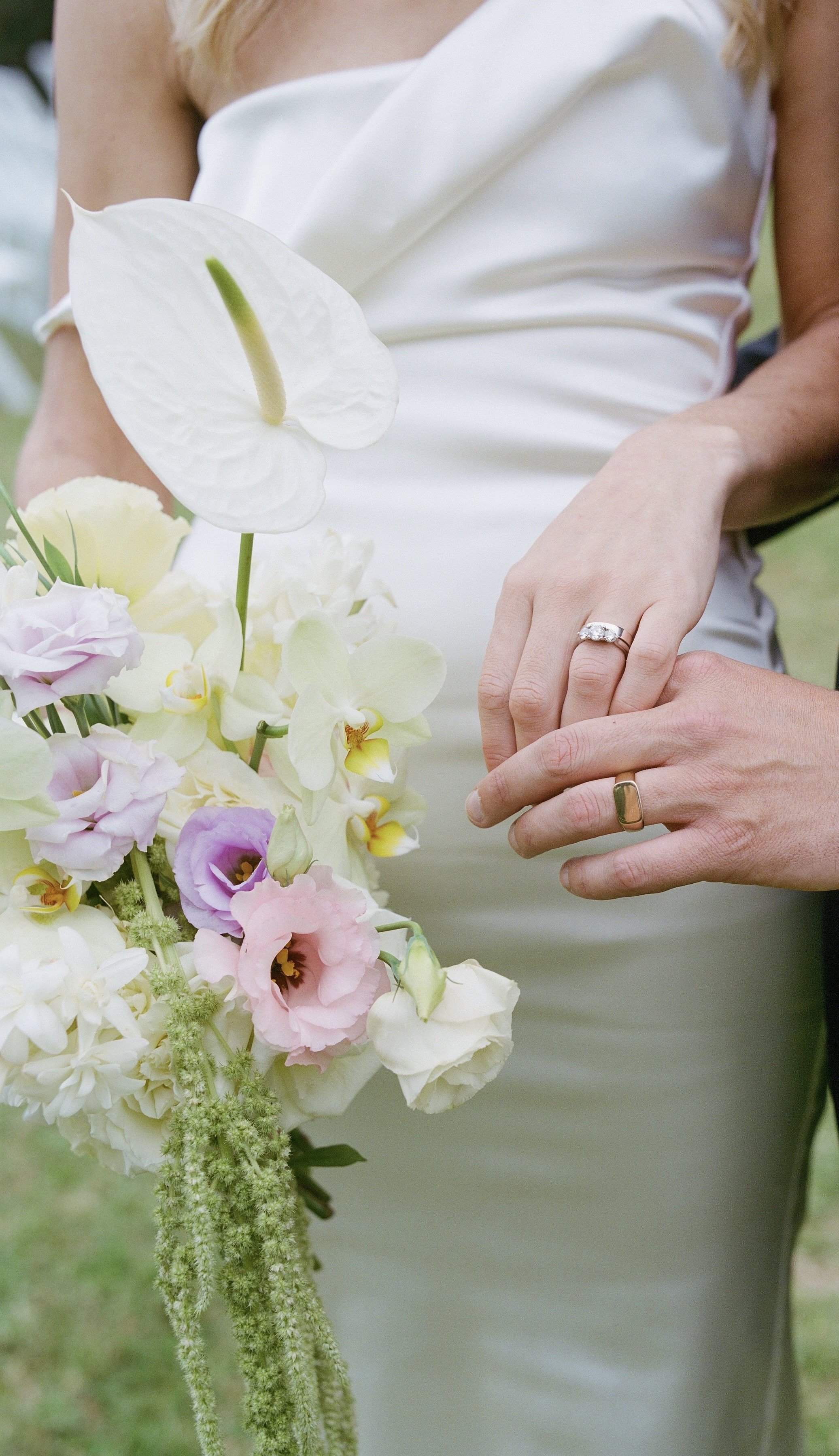 Bridal flowers in soft pastel tones
