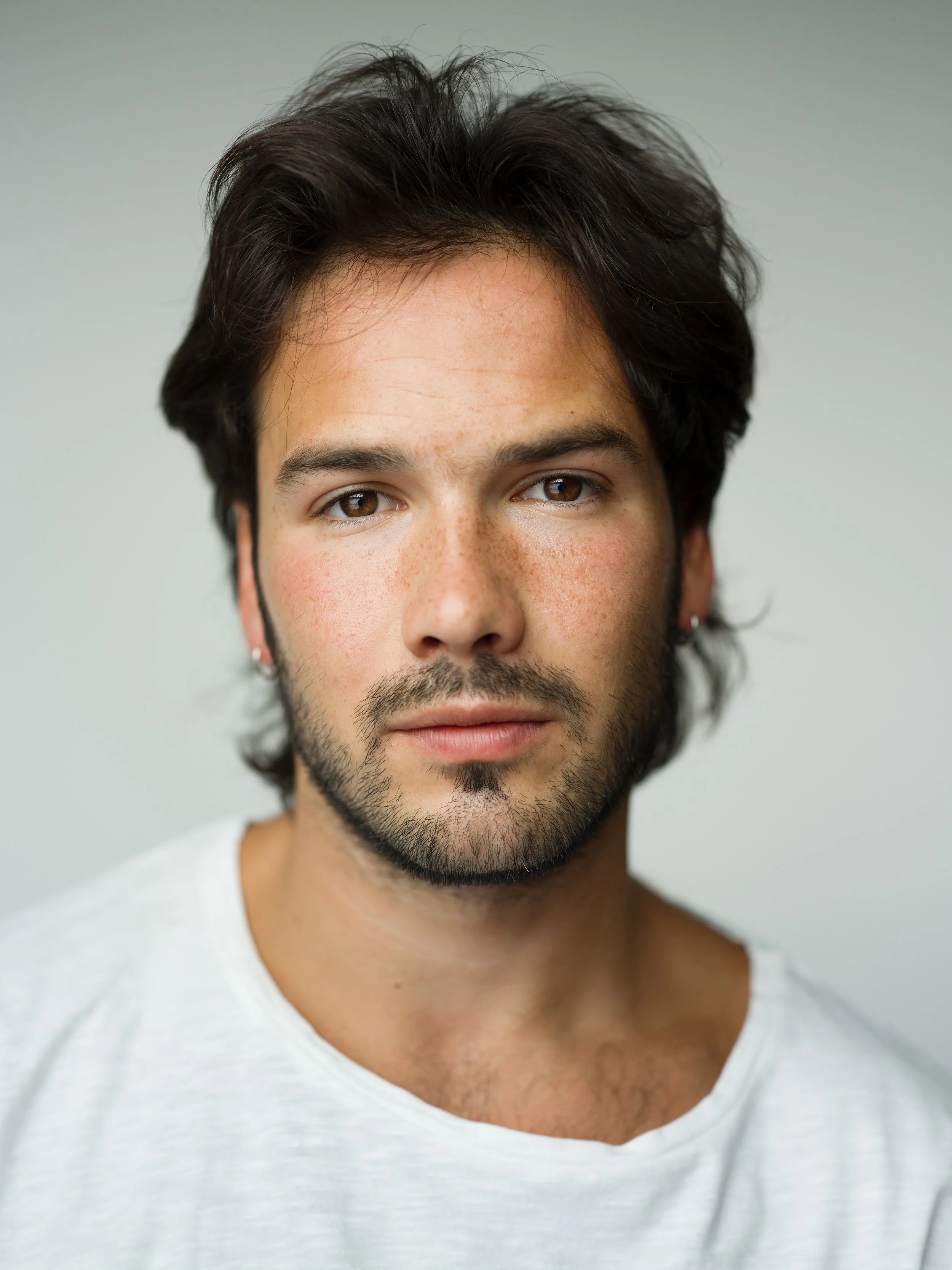 Headshot photograph of an actor by Chris Mann