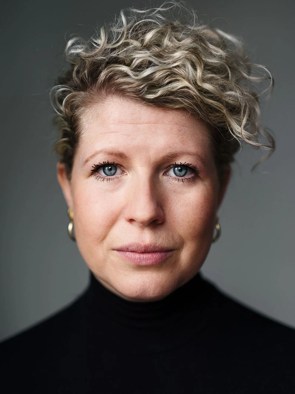 Corporate headshot by Chris Mann London