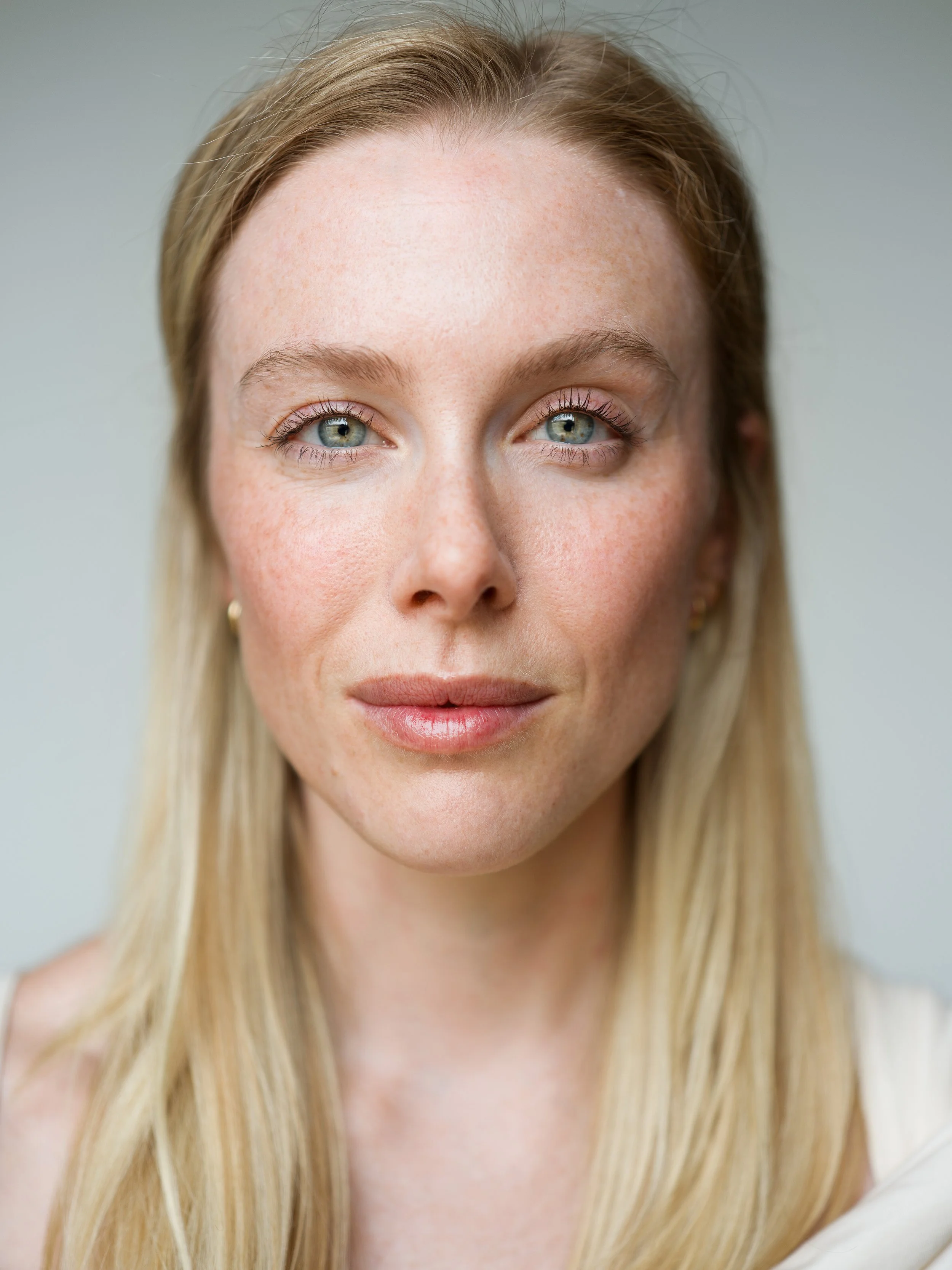 Actors natural light headshot taken by Chris Mann