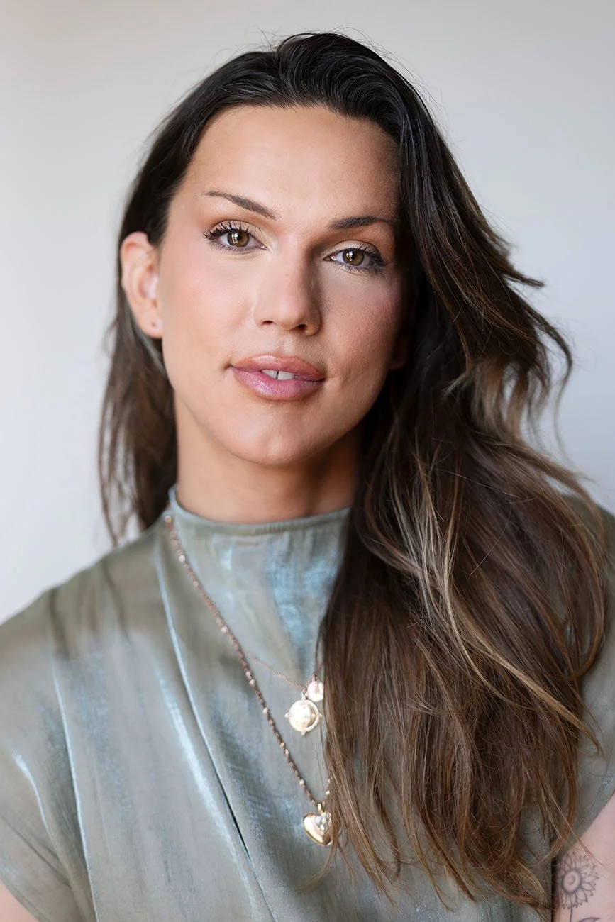 Fizz Sinclair professional headshot taken by Chris Mann London
