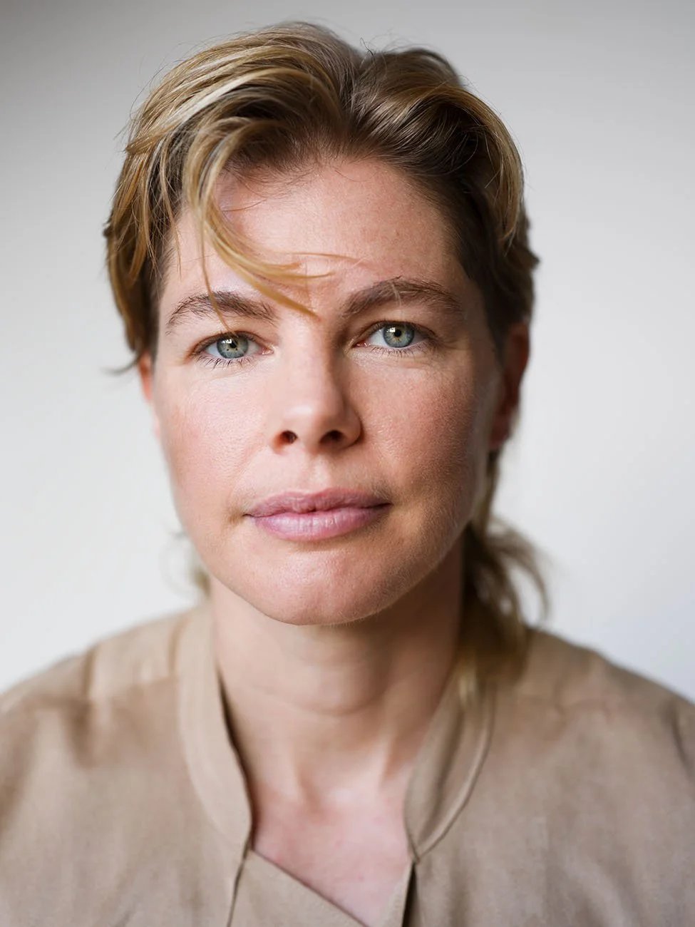 Honest actors headshot by Chris Mann