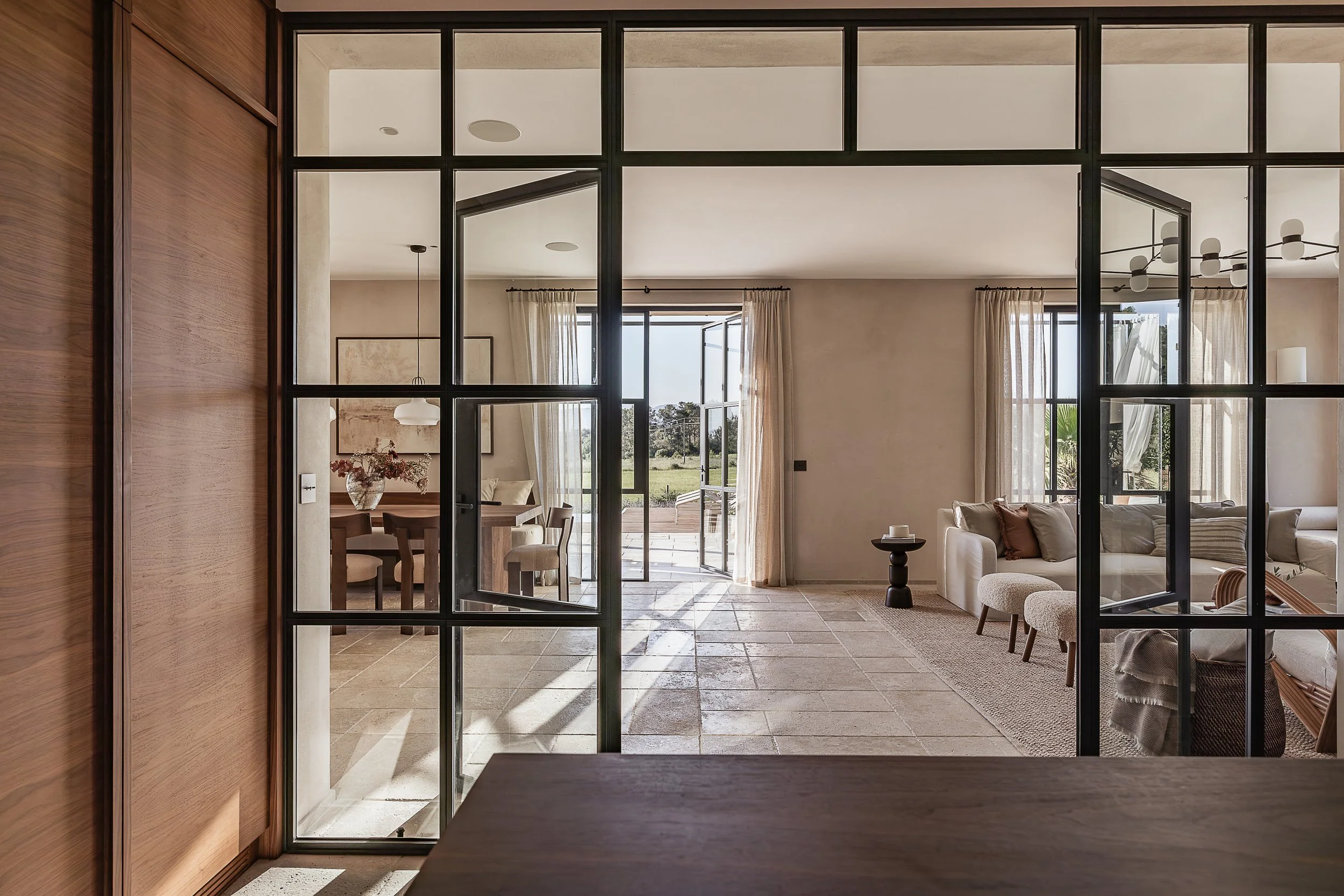 Whyte_Lilja_Spain_Finca_Olivar_Galsswall.jpg