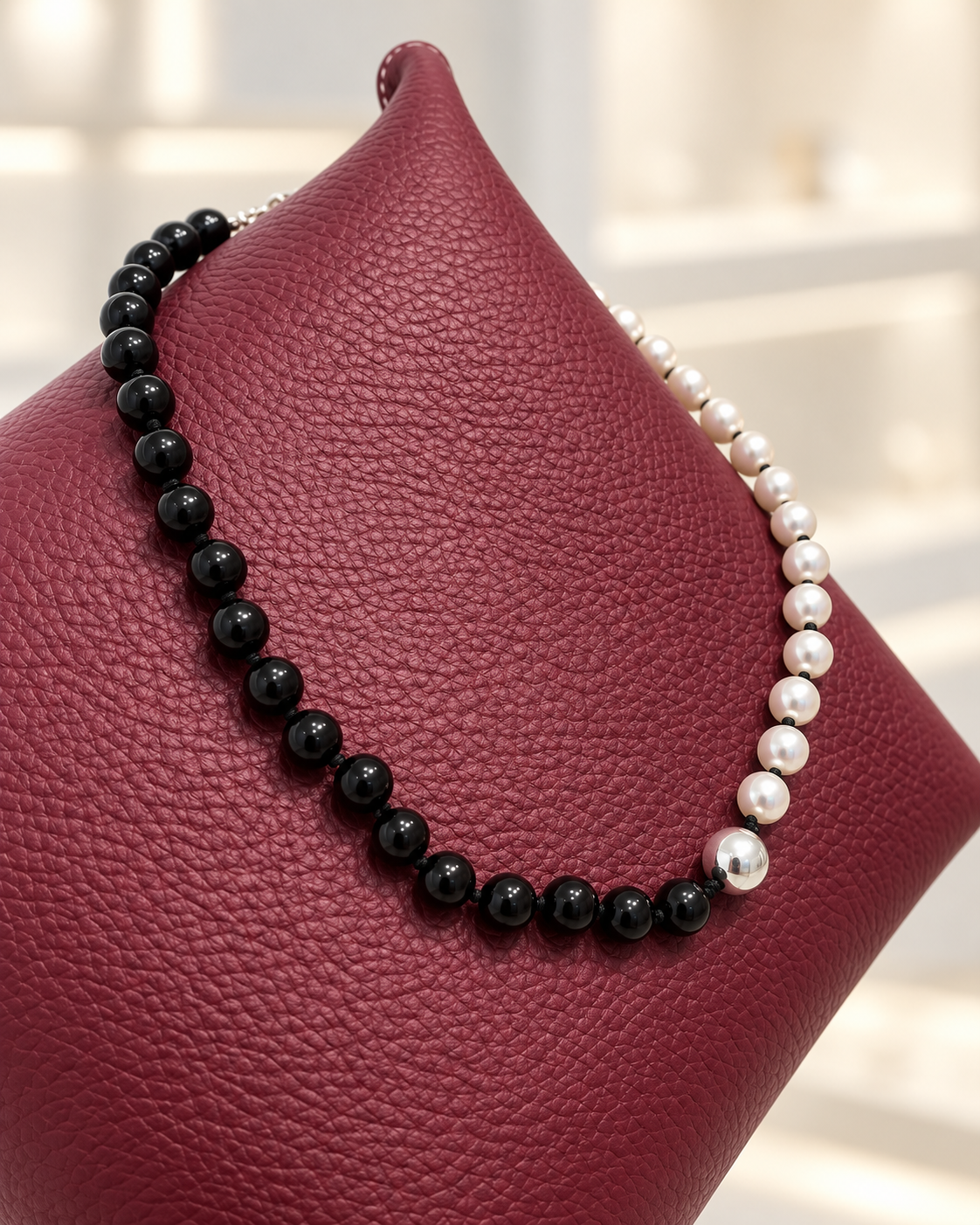 Noir Pearl Necklace