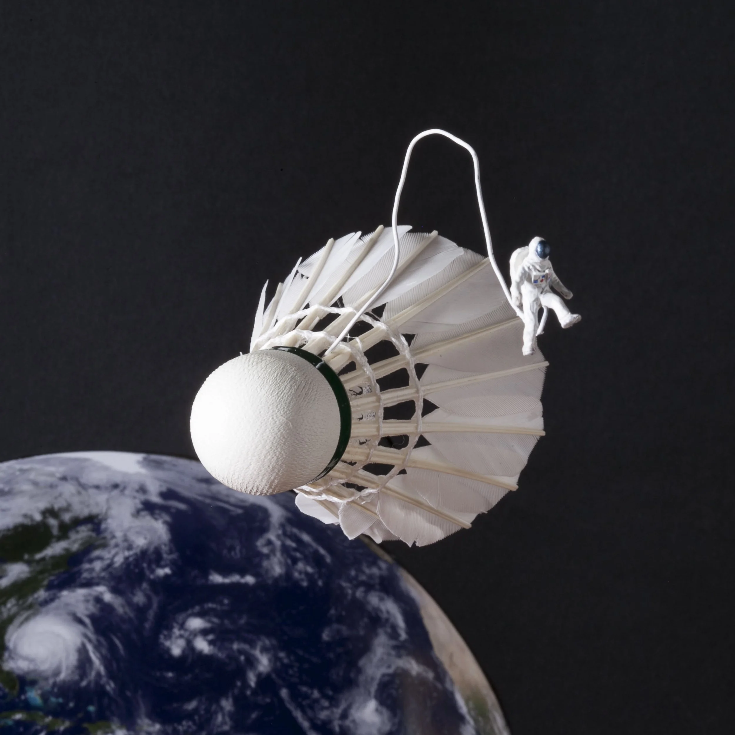 005 Shuttlecock