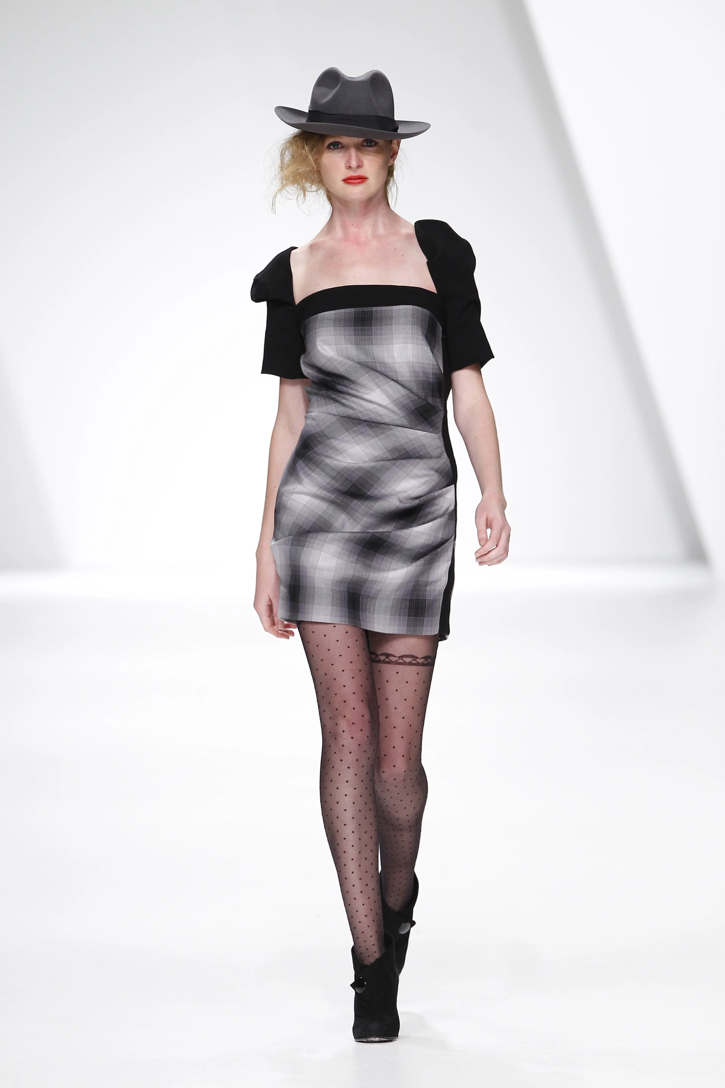 Storytailors_Gentlewomen_W2010_22.jpg