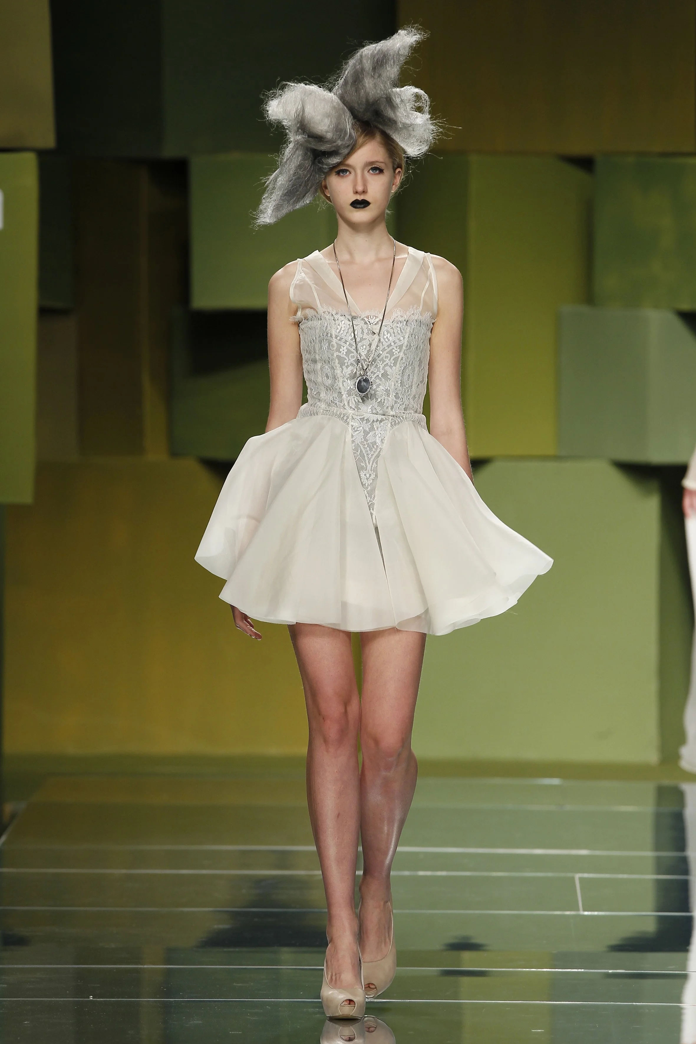 Storytailors_Under_my_Skin_S2012_8.jpg