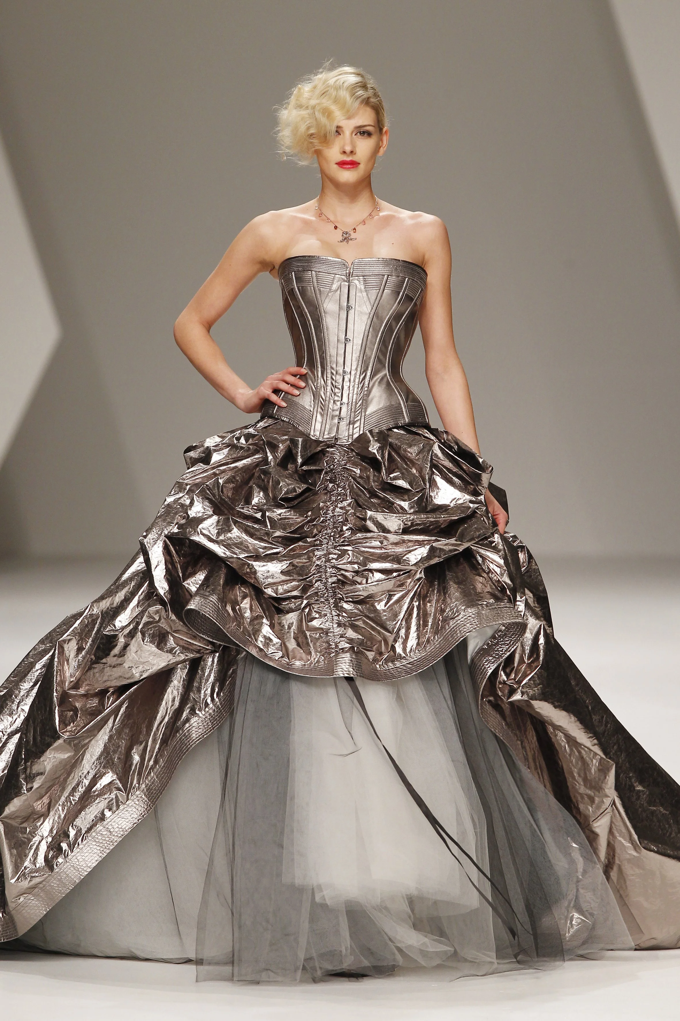 Storytailors_Gentlewomen_W2010_1.jpg