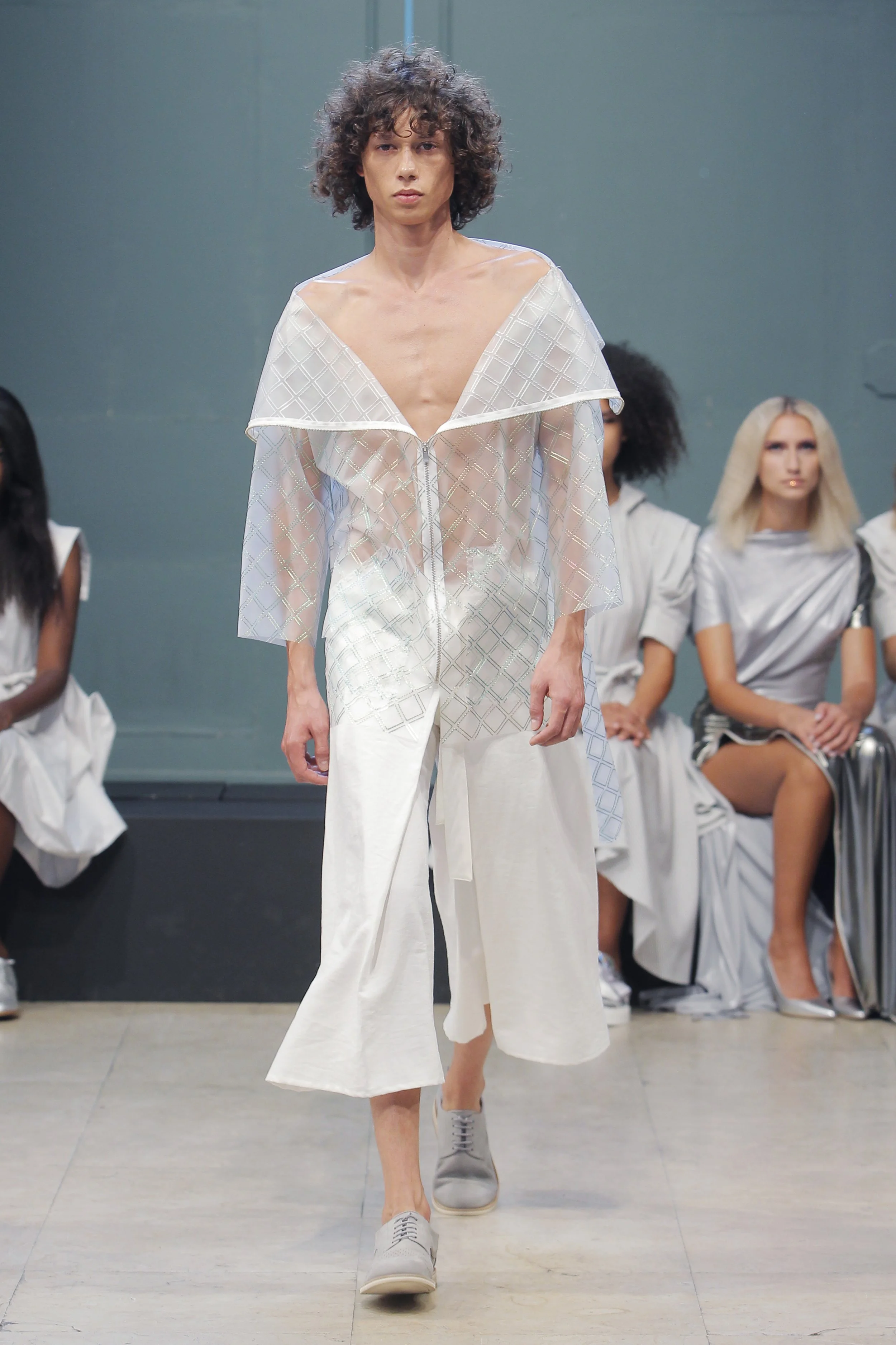 Storytailors_222_col_S2019_10.jpg