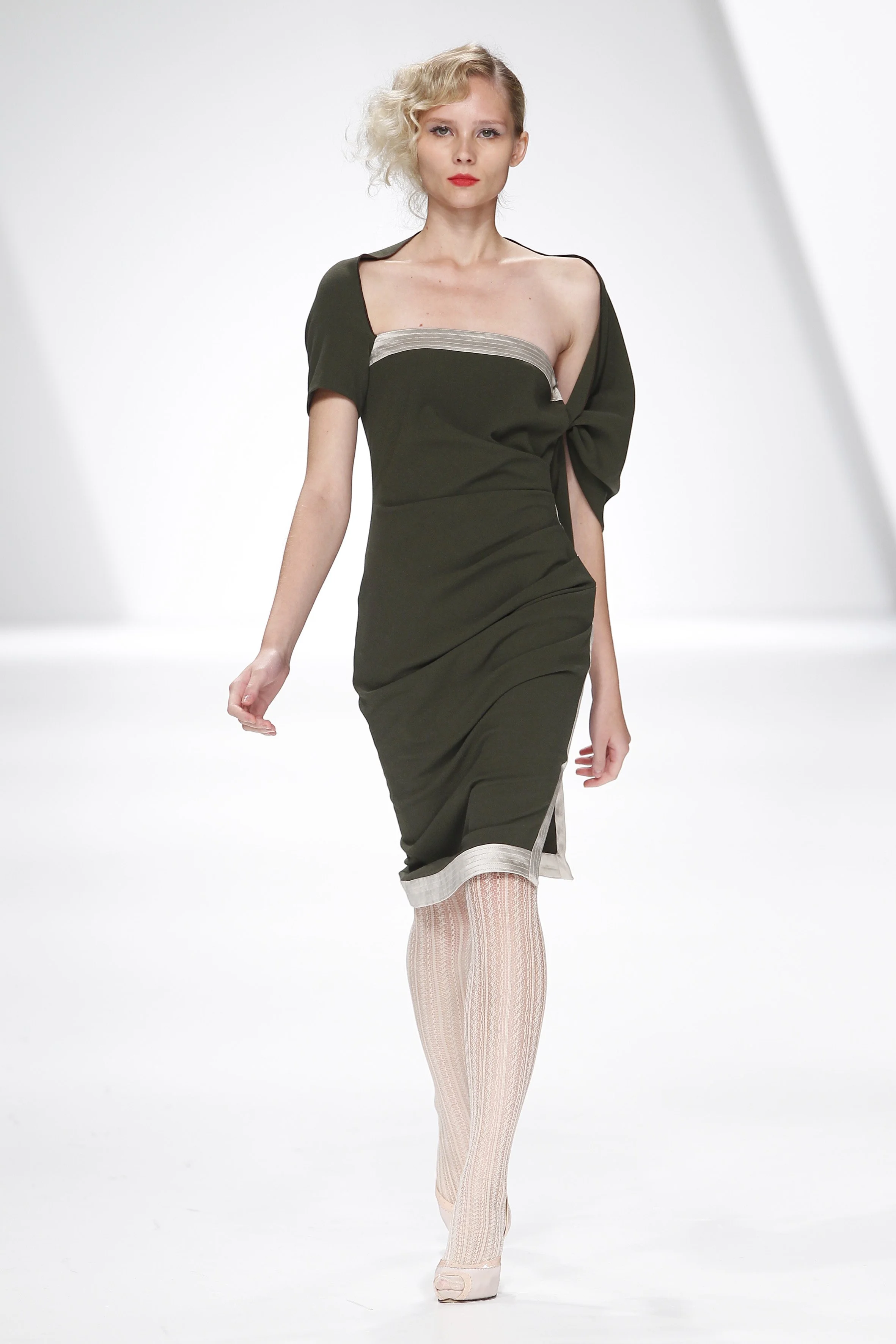 Storytailors_Gentlewomen_W2010_20.jpg
