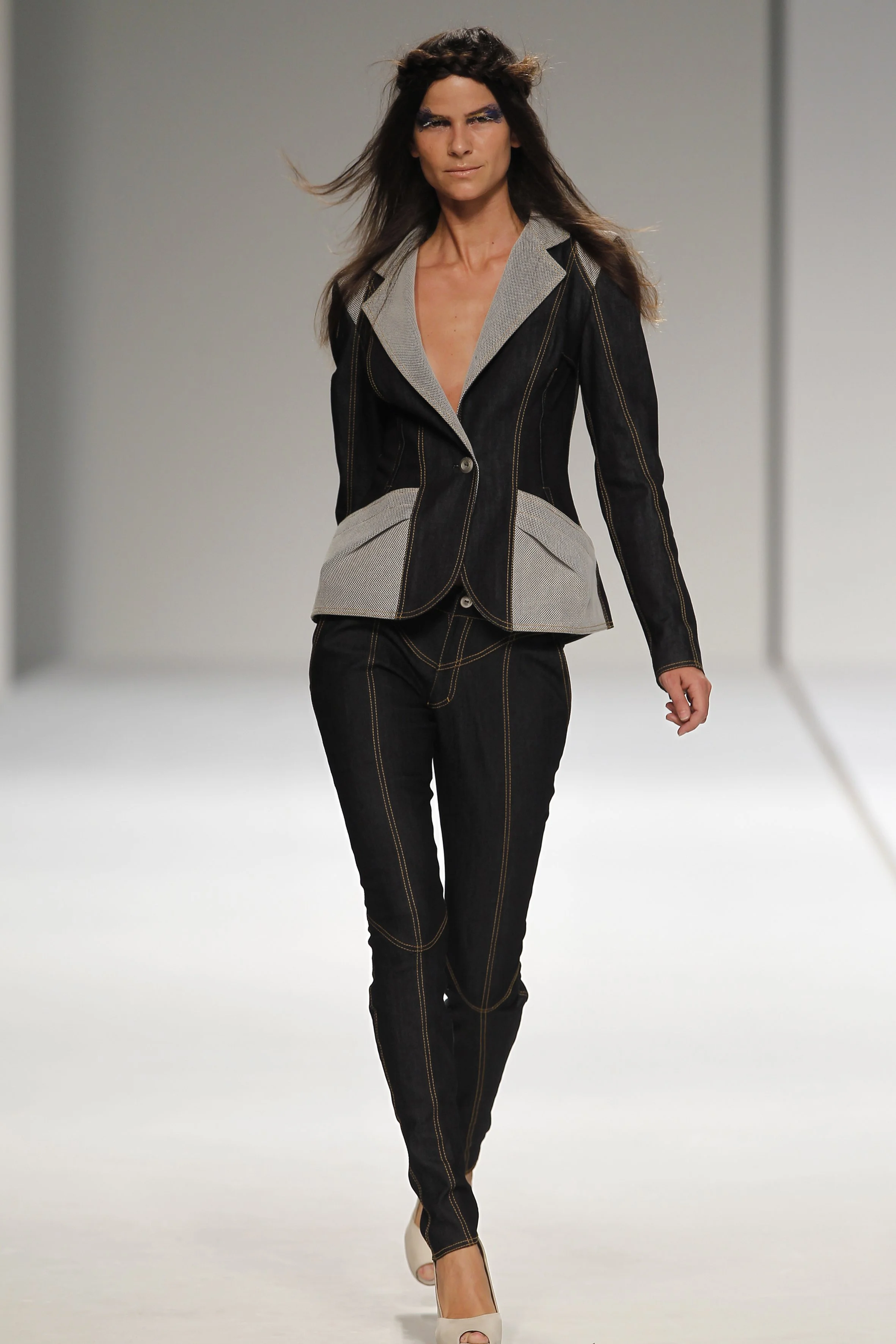 Storytailors_Bestsellers_S2011_1.jpg