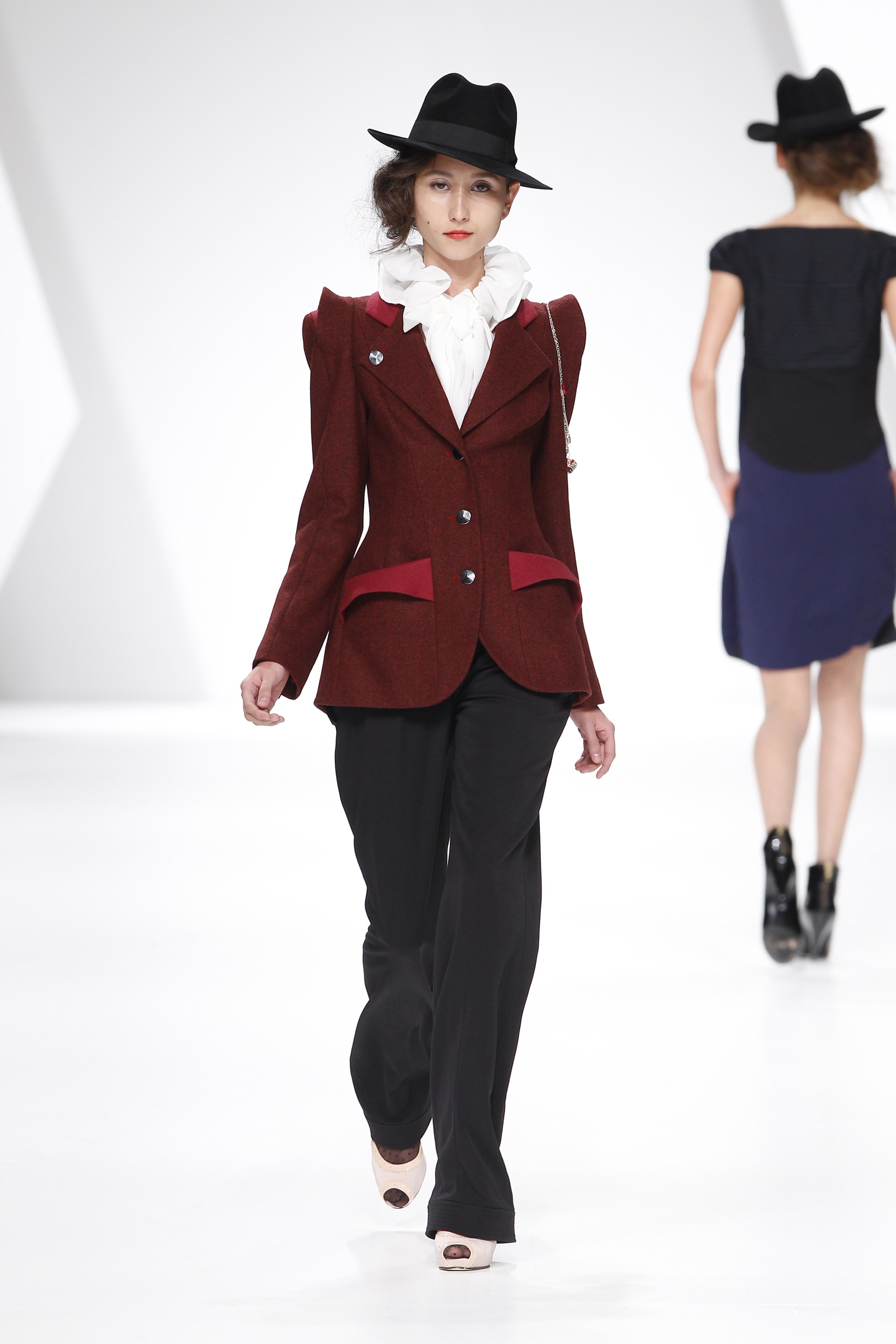 Storytailors_Gentlewomen_W2010_12.jpg