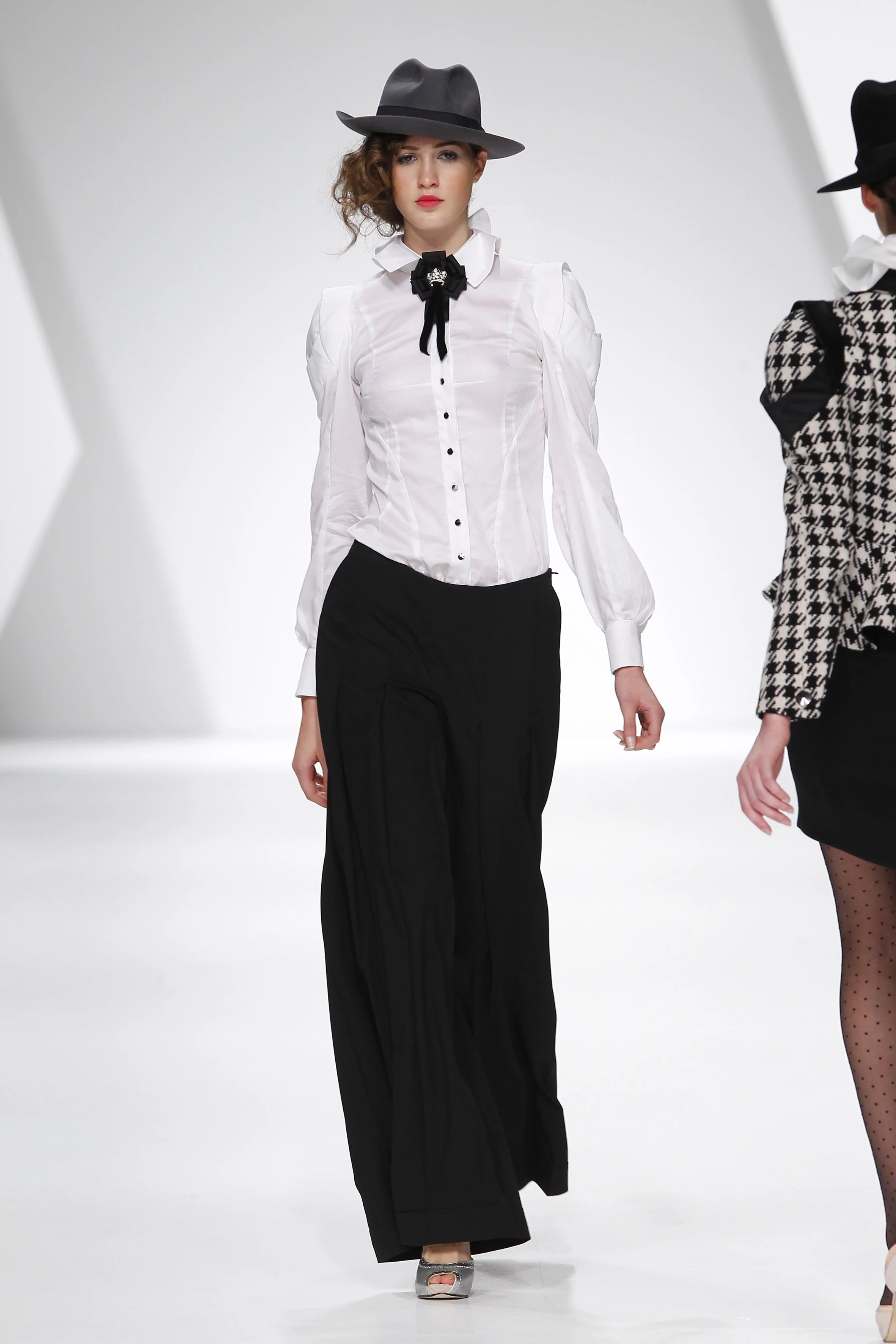 Storytailors_Gentlewomen_W2010_30.jpg
