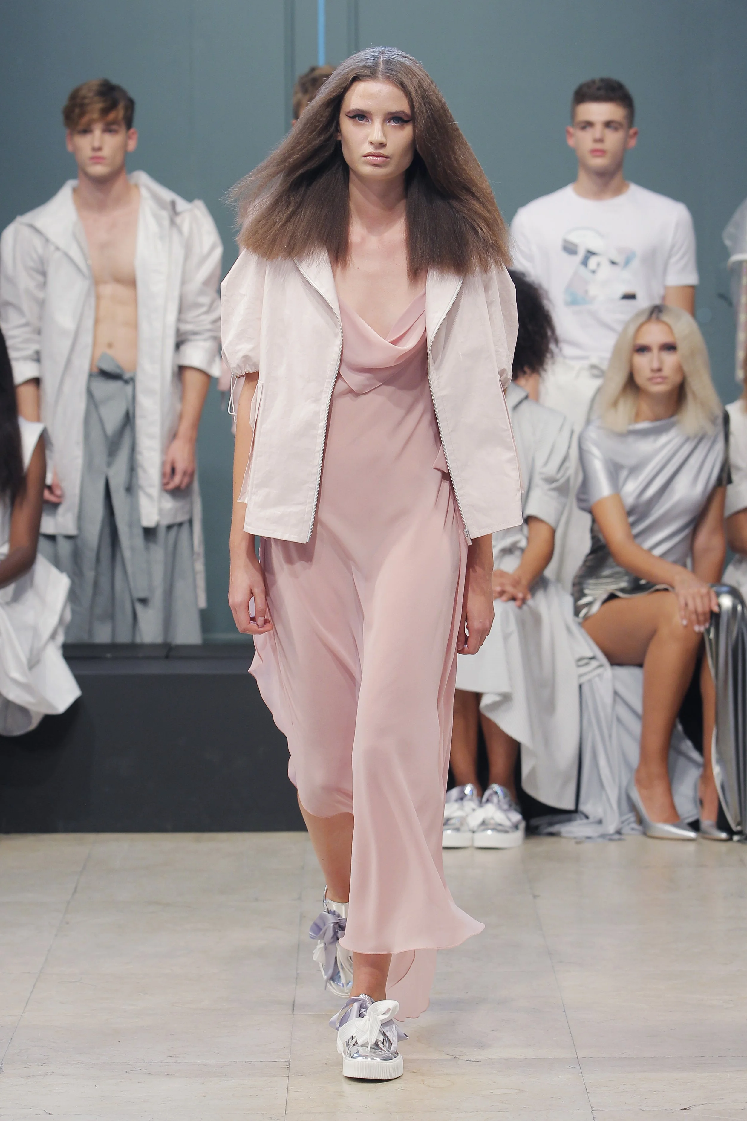 Storytailors_222_col_S2019_19.jpg