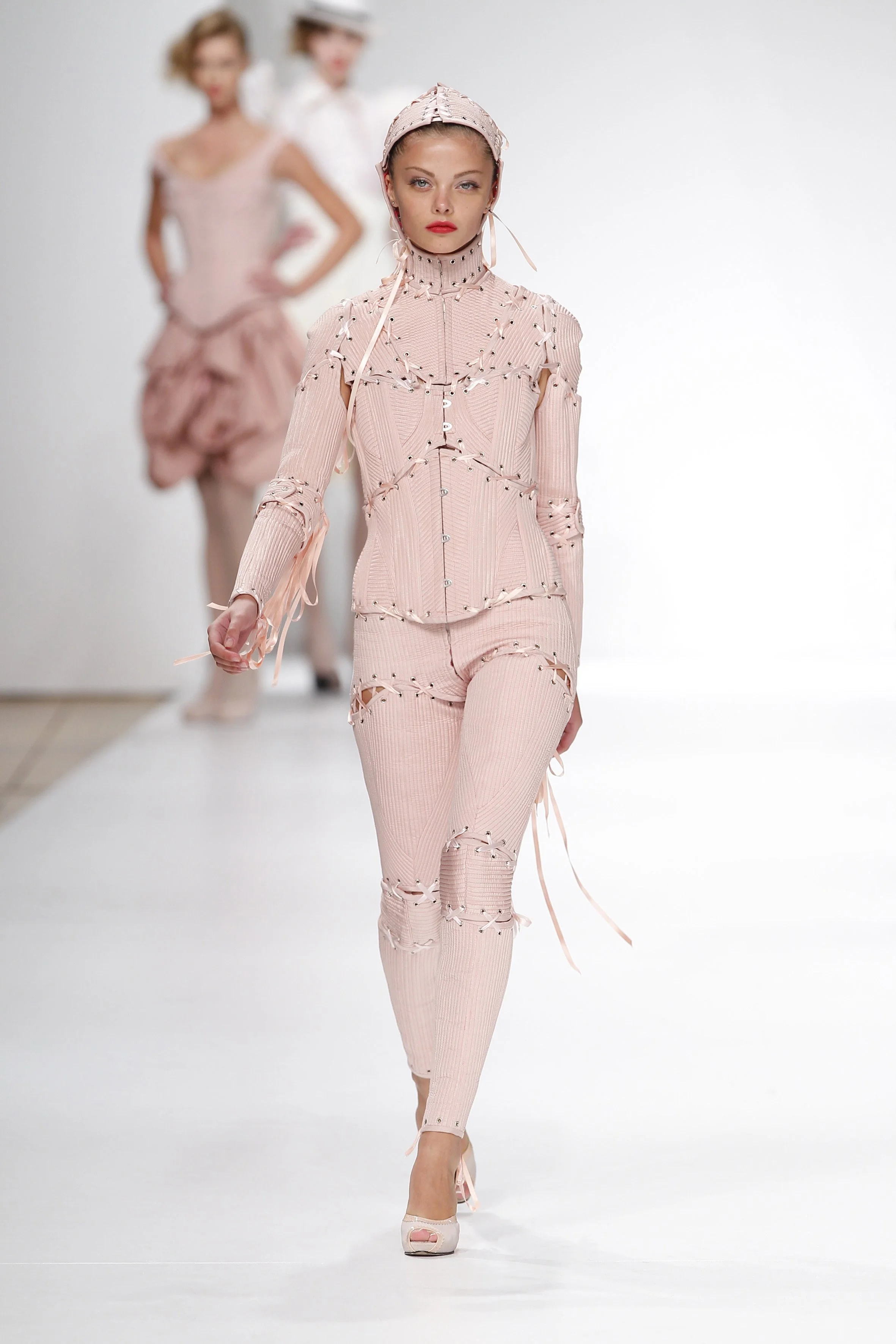 Storytailors_Gentlewomen_W2010_38.jpg