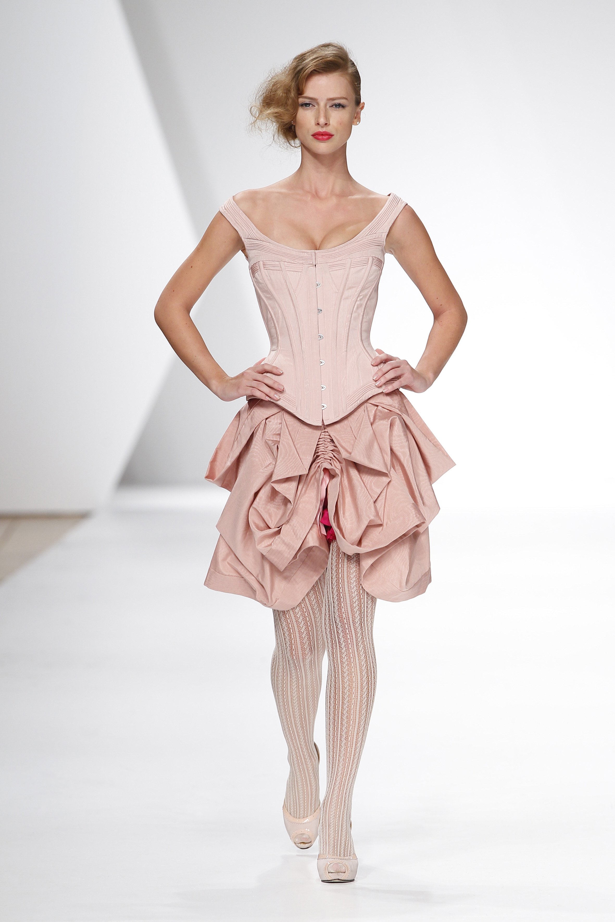 Storytailors_Gentlewomen_W2010_35.jpg