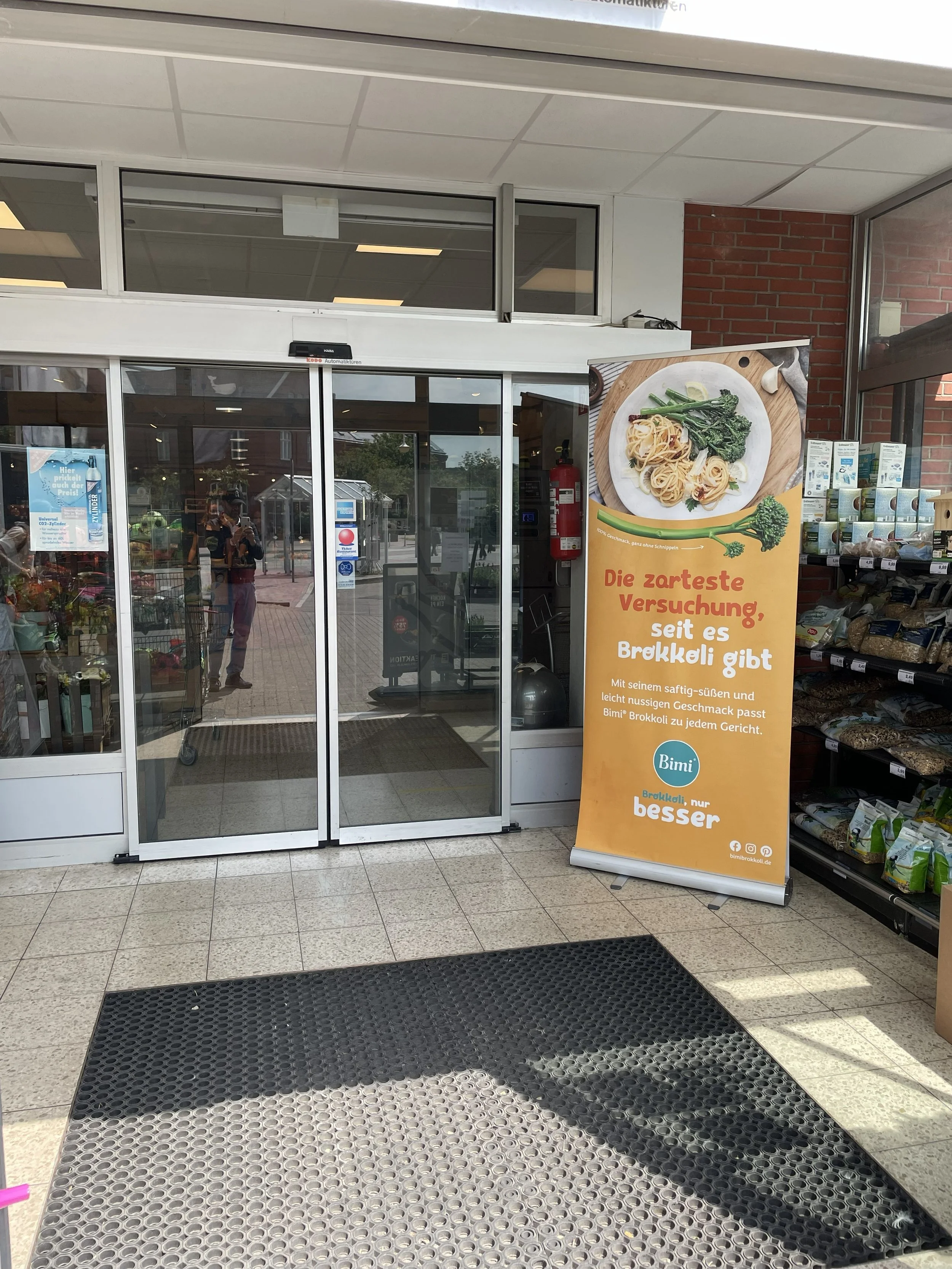 Retail sampling, EDEKA store, Sylt 06/25