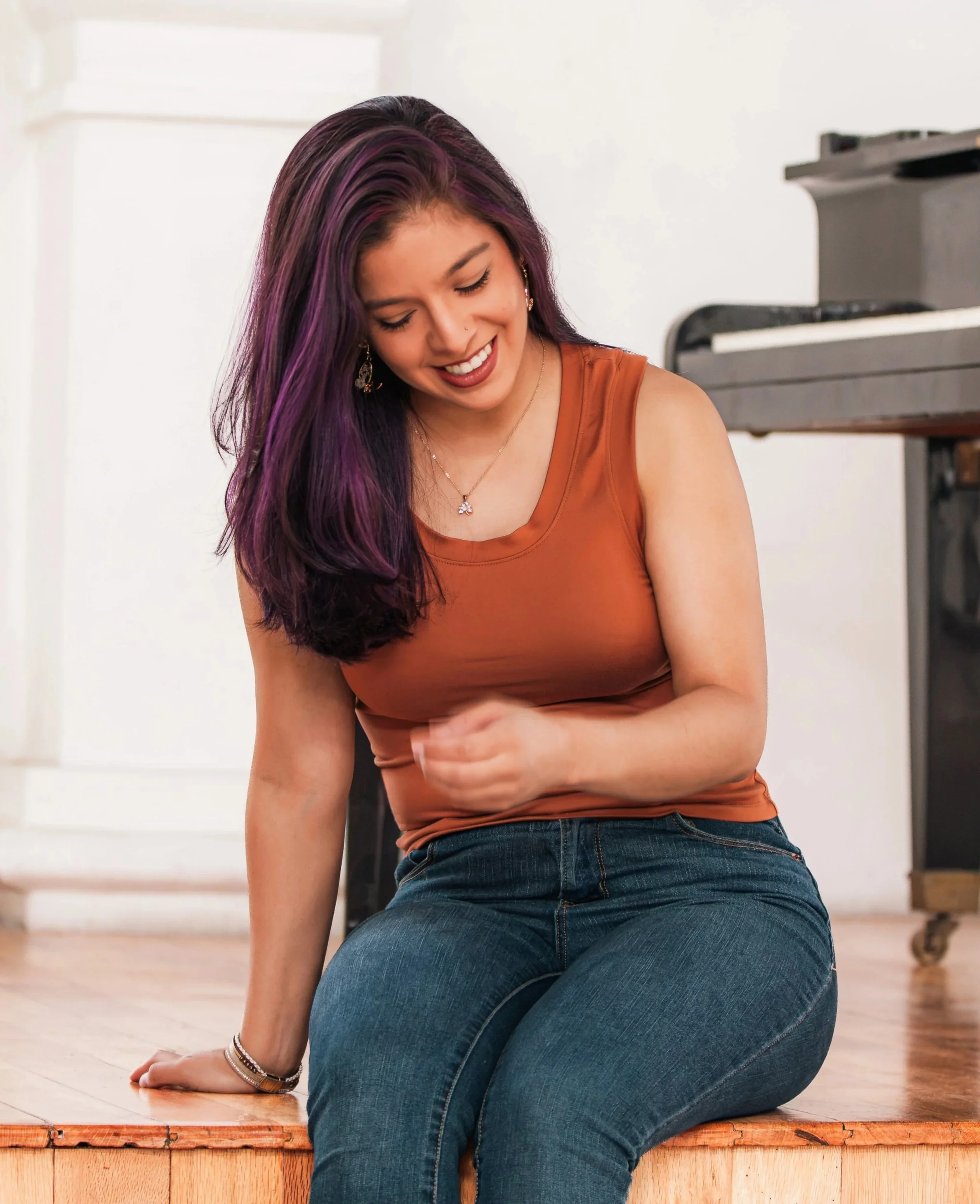Meet Jimena Montserrat — voice teacher, performer, and founder of this Pleasantville, NY voice studio. One-on-one voice lessons and vocal coaching for teens and adults, taught in English and Spanish.