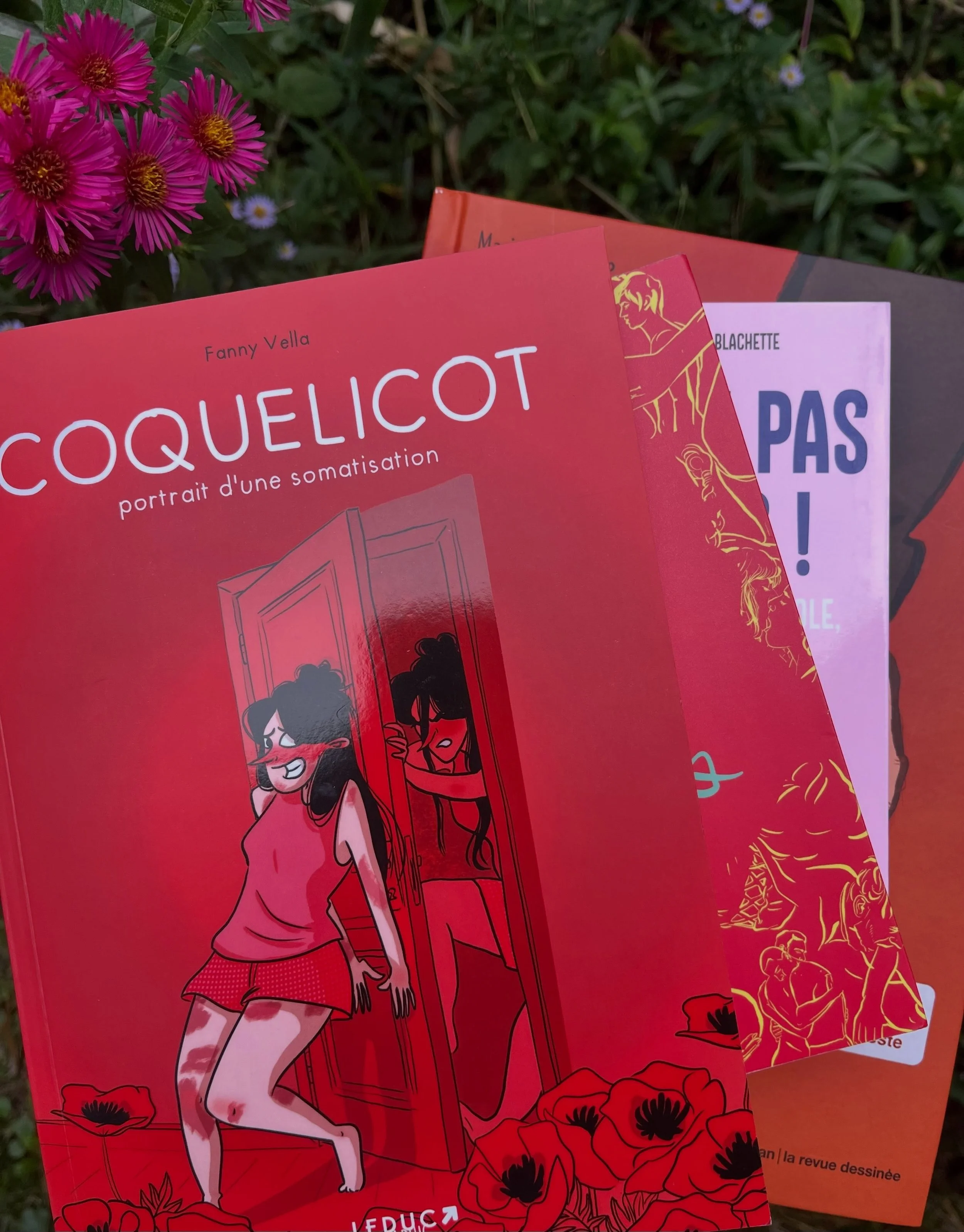 Les premiers livres sont &agrave; retrouver &agrave; la biblioth&egrave;que du cabinet🌌 Je suis trop heureuse d&rsquo;allier th&eacute;rapie, partage et livres!
Avec chaque photo se trouve une description des sujets abord&eacute;s afin qu&rsquo;ils 