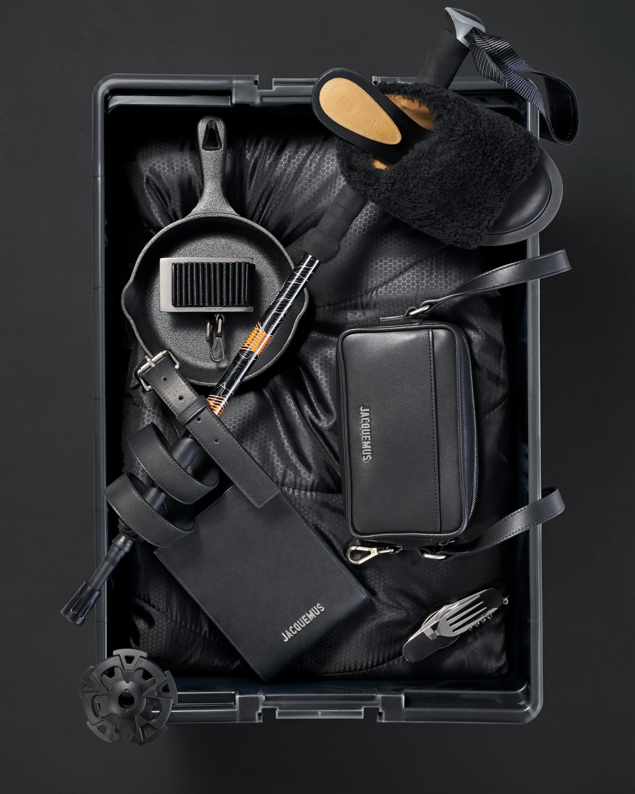Jacquemus_Black_1.jpg