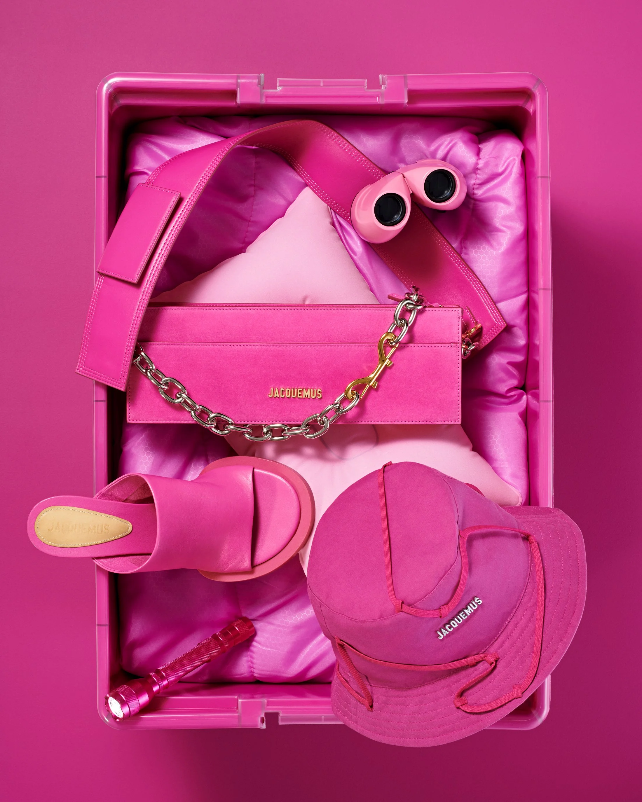 Jacquemus_Pink_1.jpg